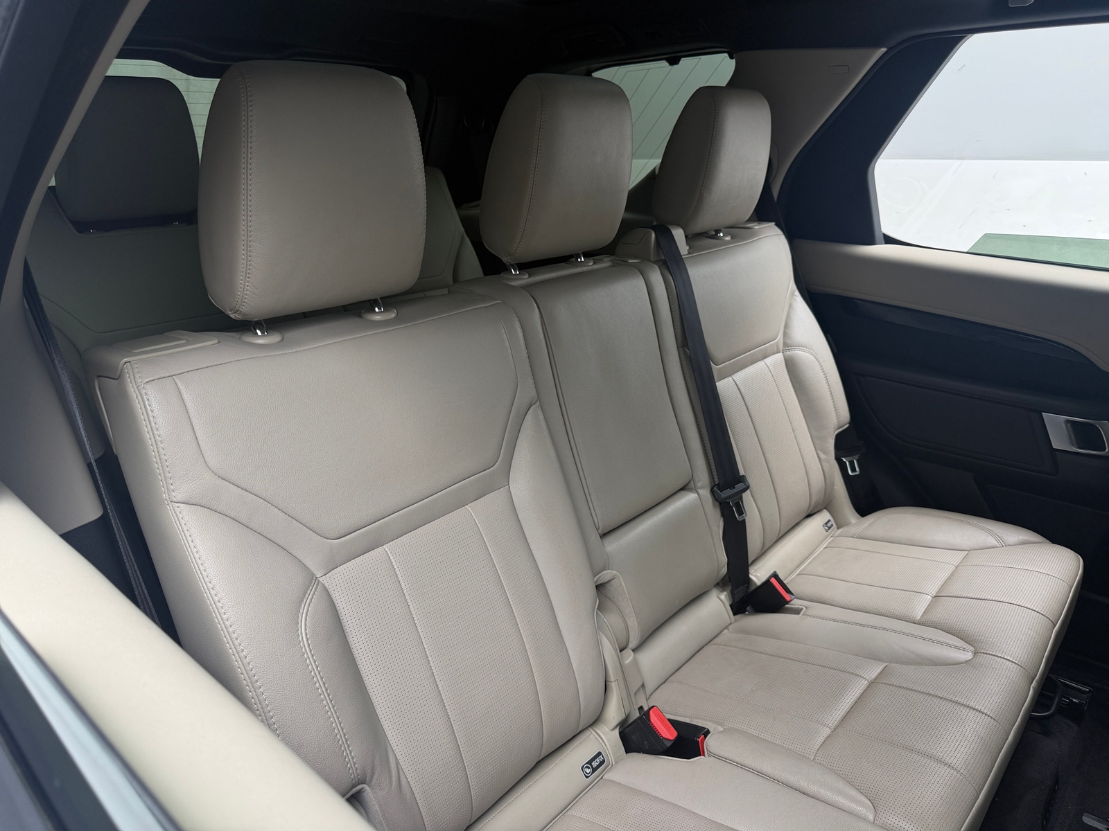 Thumbnail: 2019 Land Rover Discovery - 5