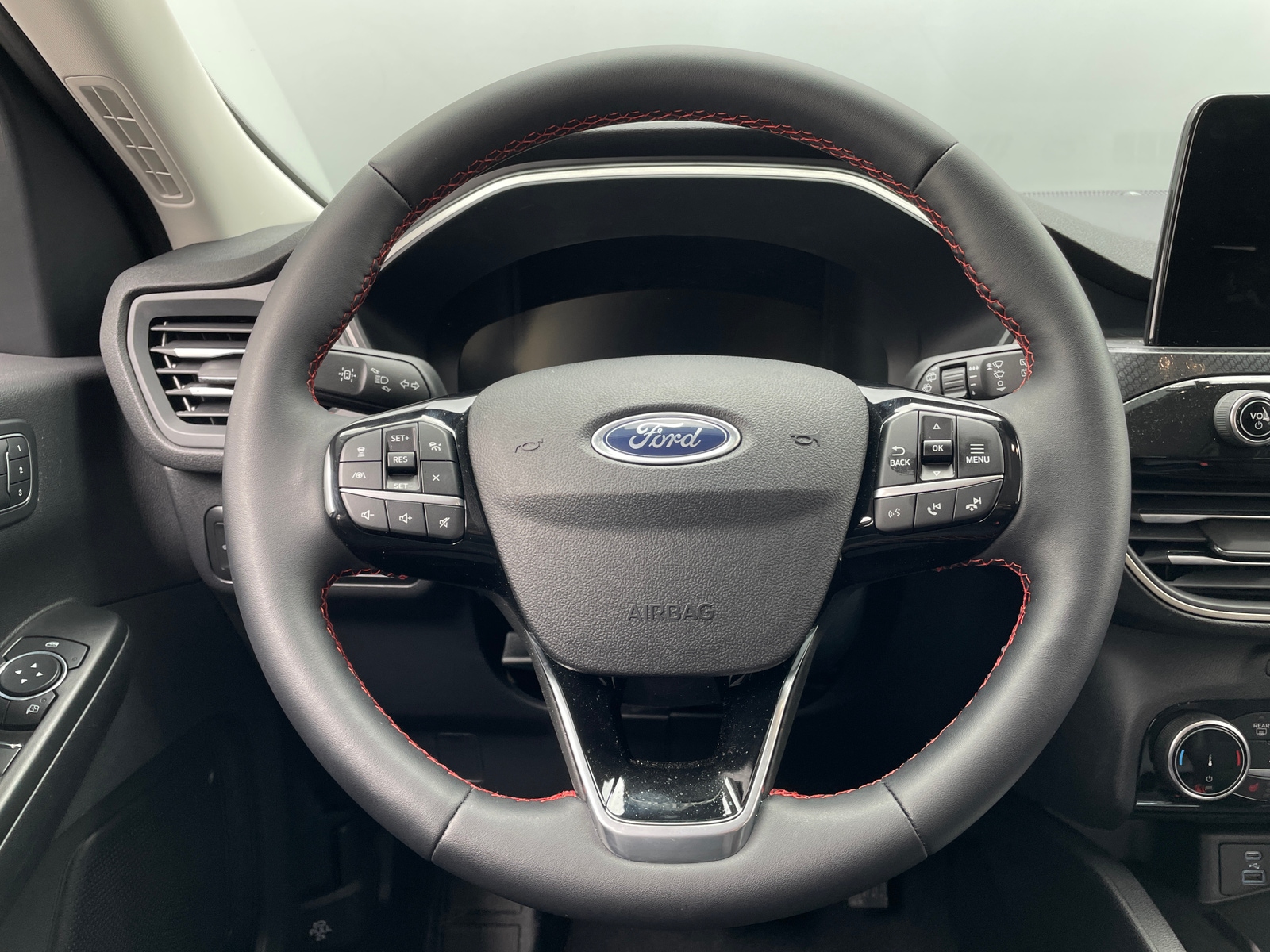 Thumbnail: 2022 Ford Escape - 4
