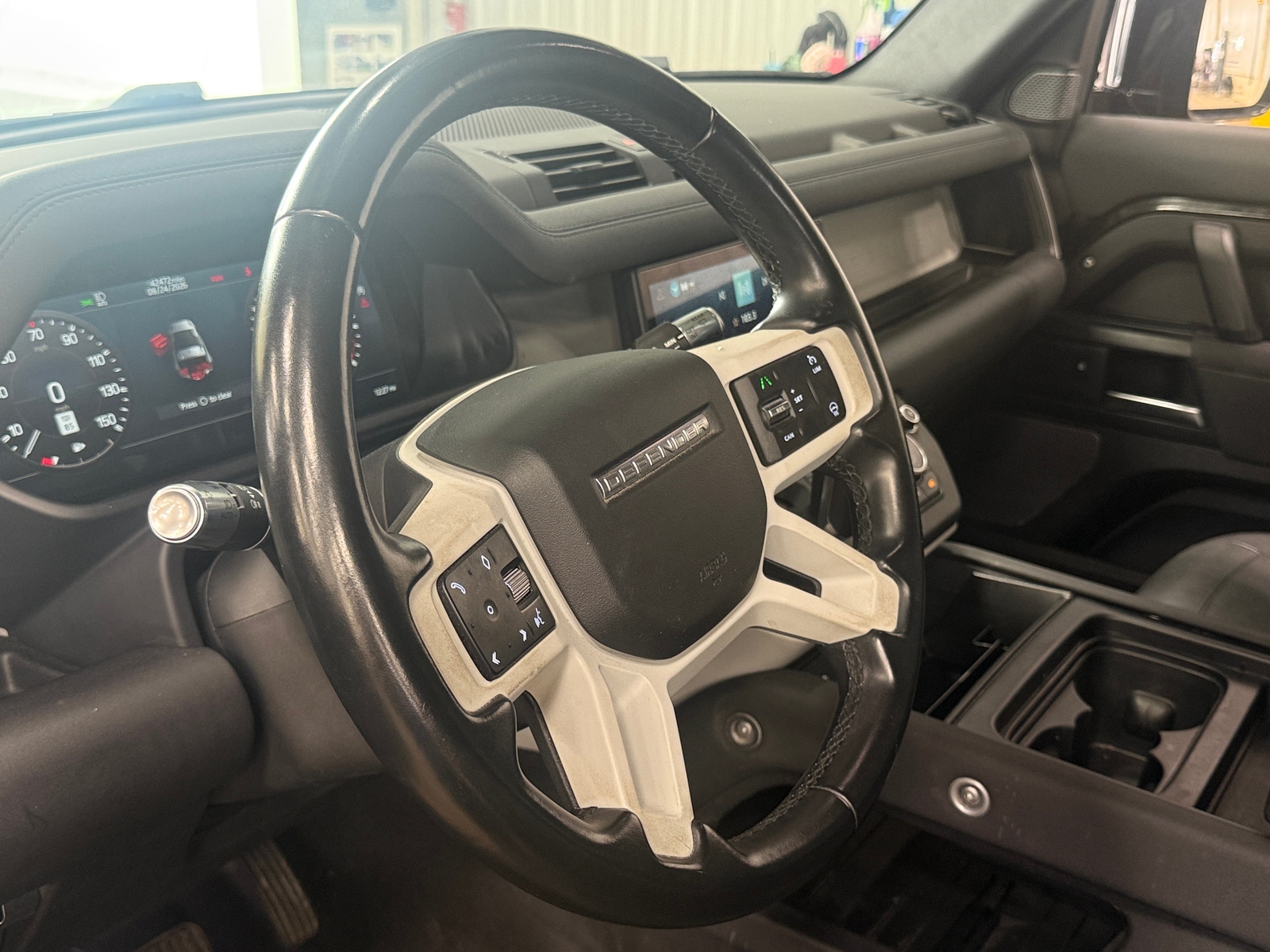 Thumbnail: 2021 Land Rover Defender - 5
