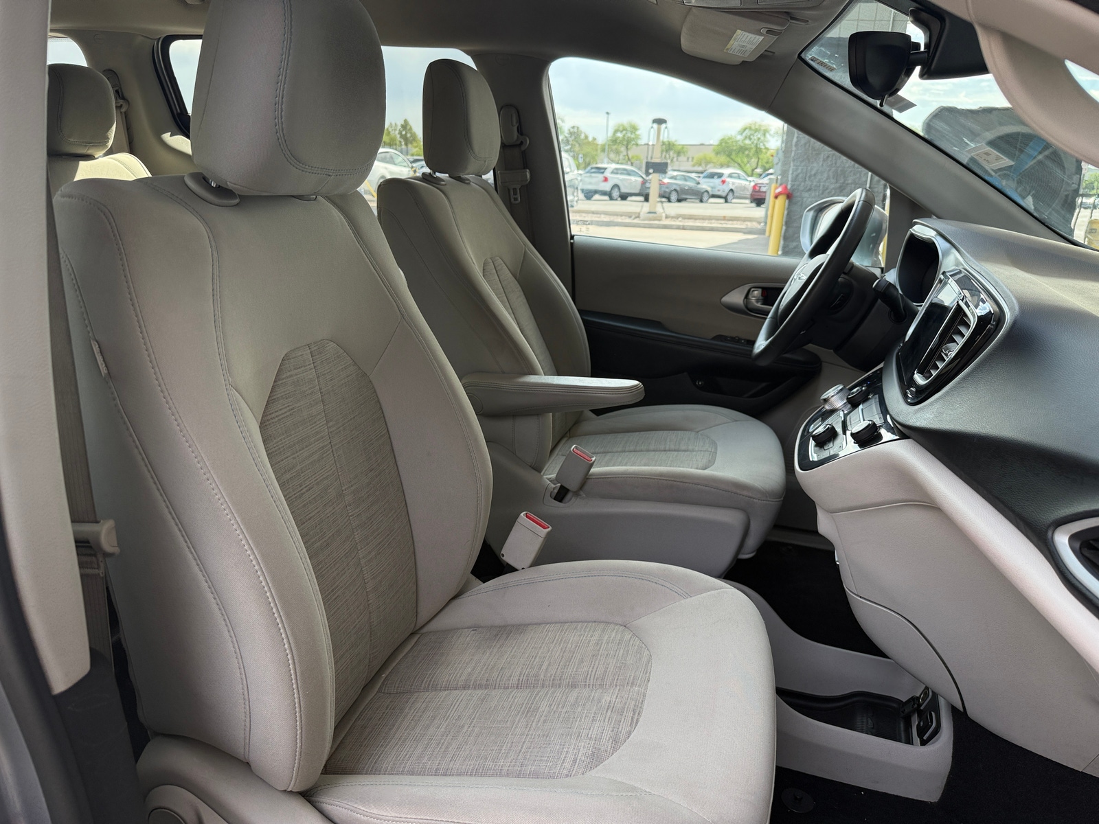 Thumbnail: 2018 Chrysler Pacifica - 2