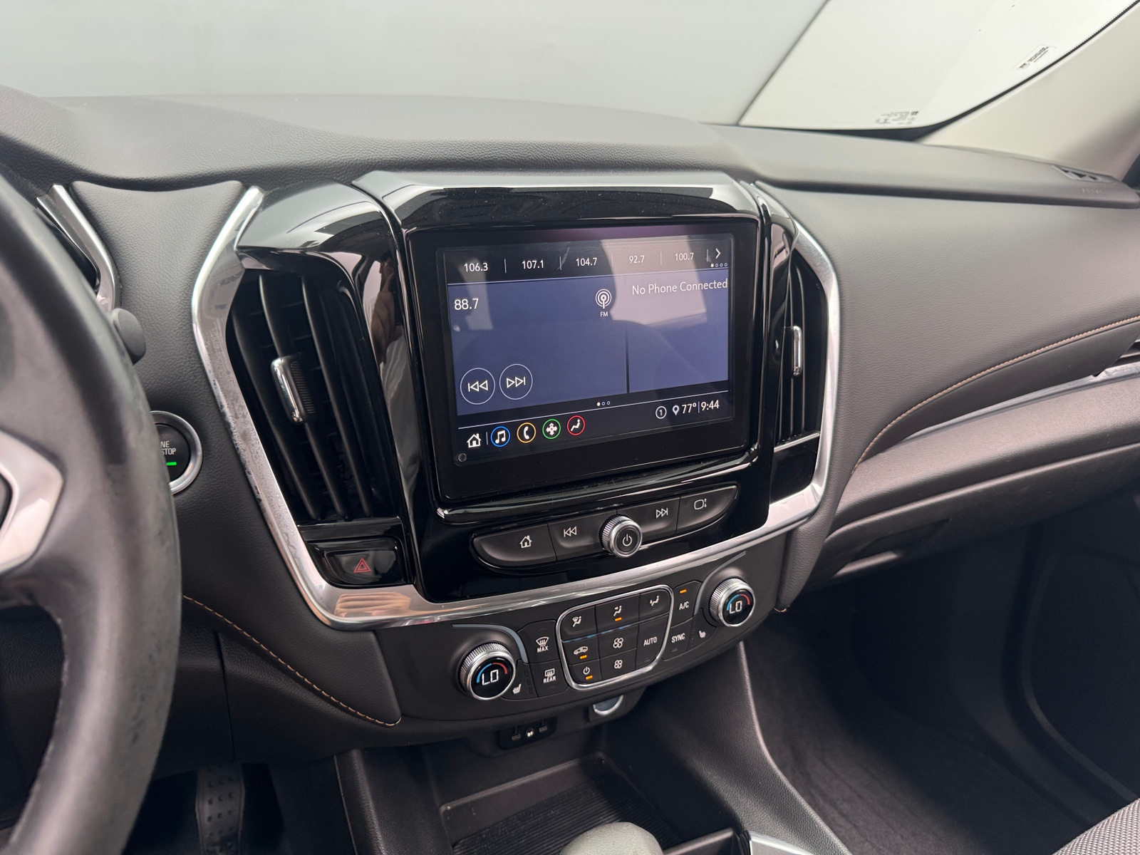 Thumbnail: 2021 Chevrolet Traverse - 4