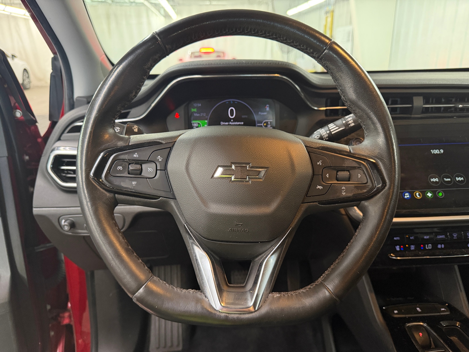 Thumbnail: 2023 Chevrolet Bolt EUV - 4