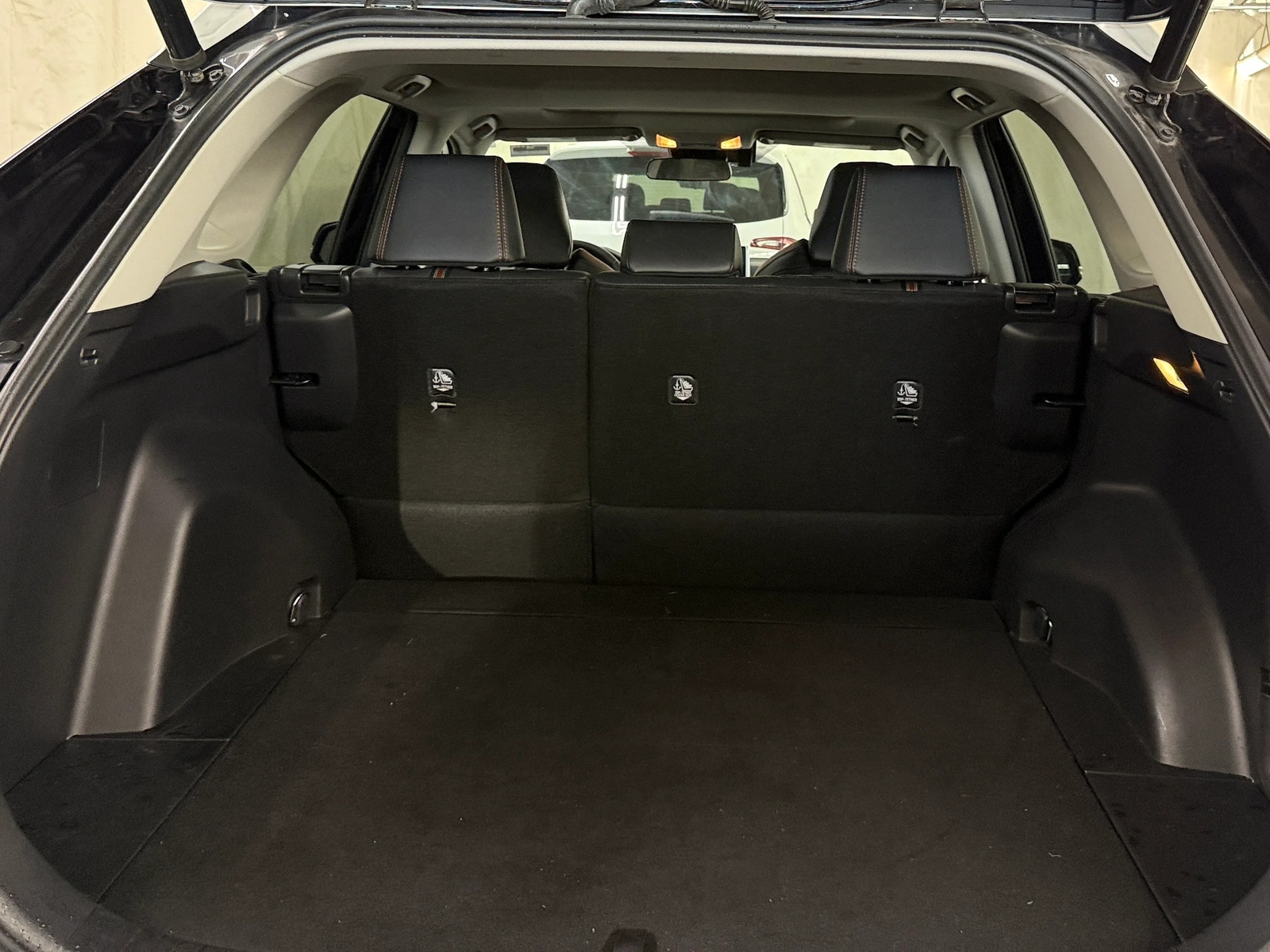 Thumbnail: 2019 Toyota RAV4 - 6