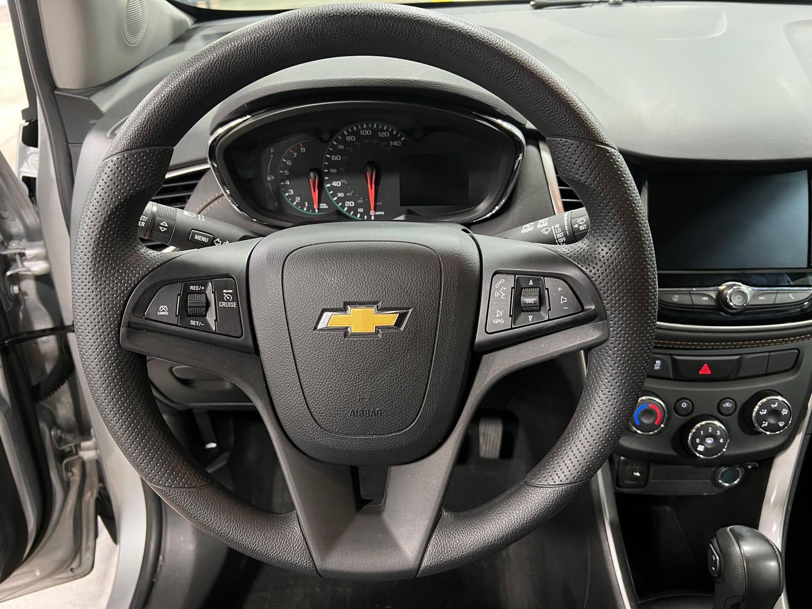 Thumbnail: 2022 Chevrolet Trax - 5