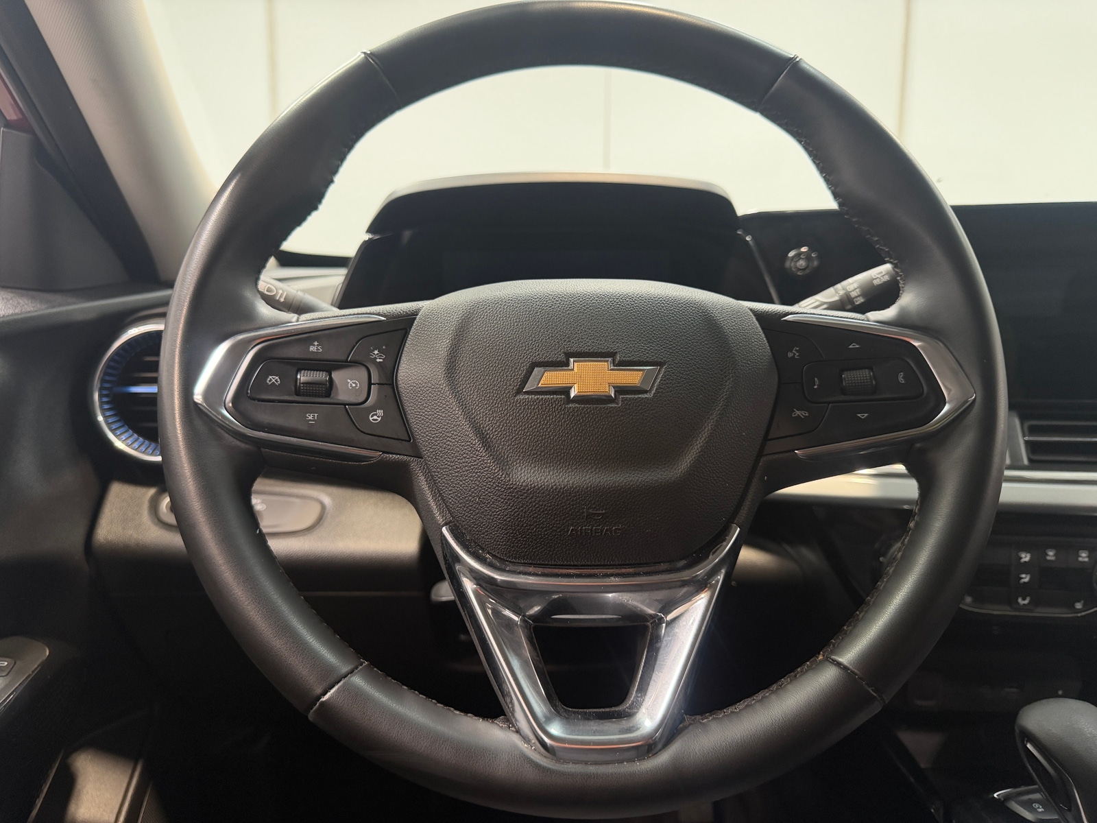 Thumbnail: 2025 Chevrolet Trax - 4