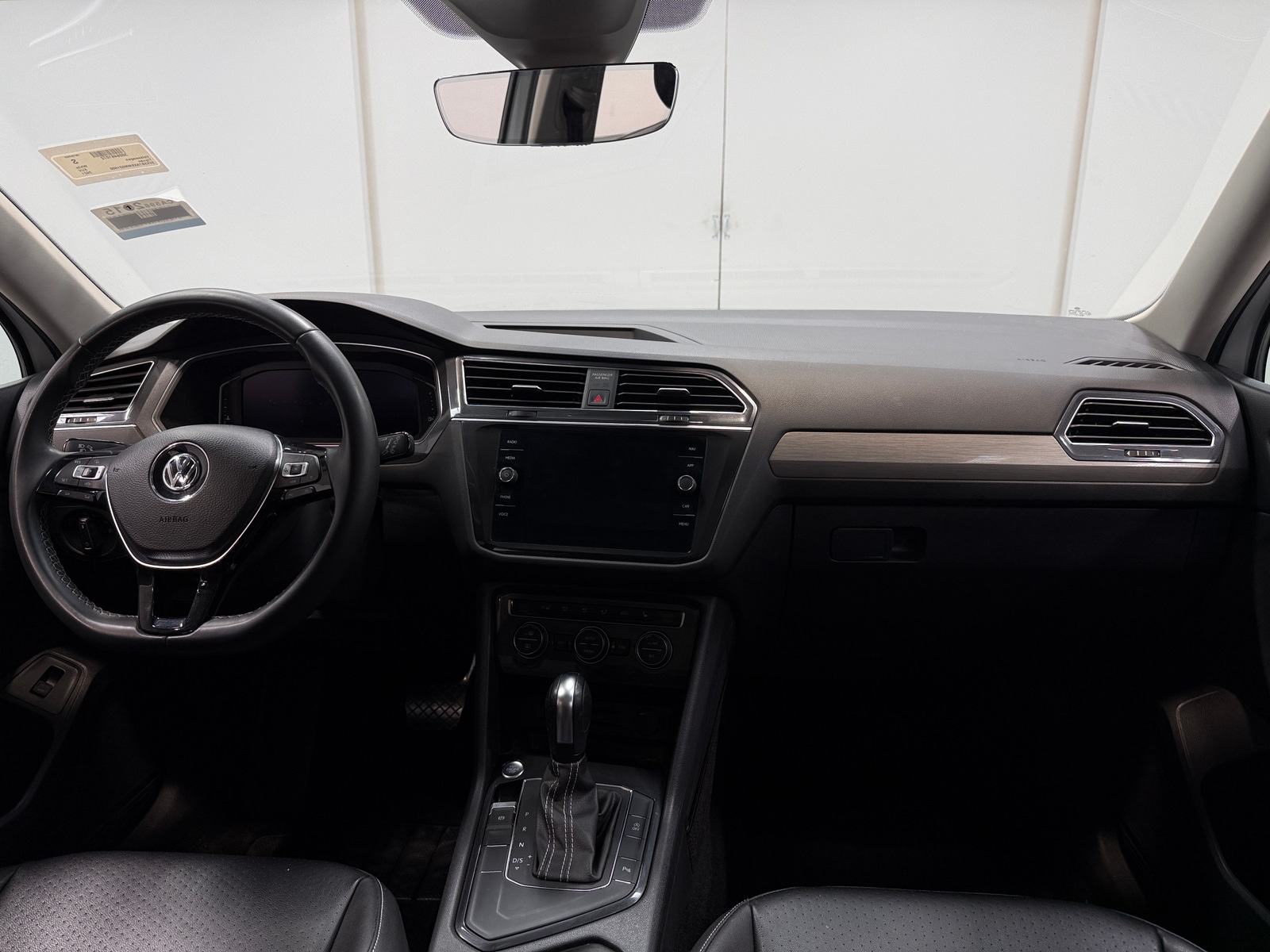 Thumbnail: 2021 Volkswagen Tiguan - 3