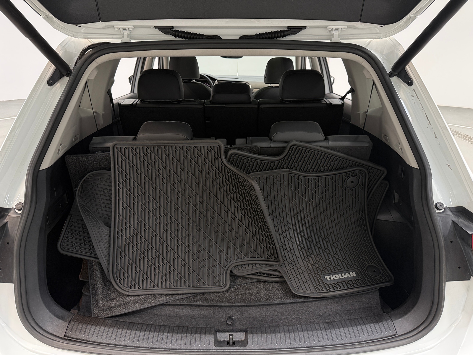 Thumbnail: 2021 Volkswagen Tiguan - 7