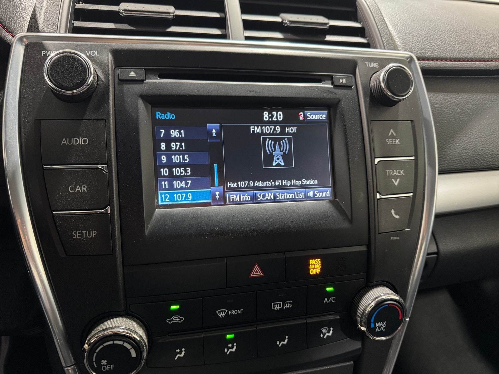 Thumbnail: 2015 Toyota Camry - 4