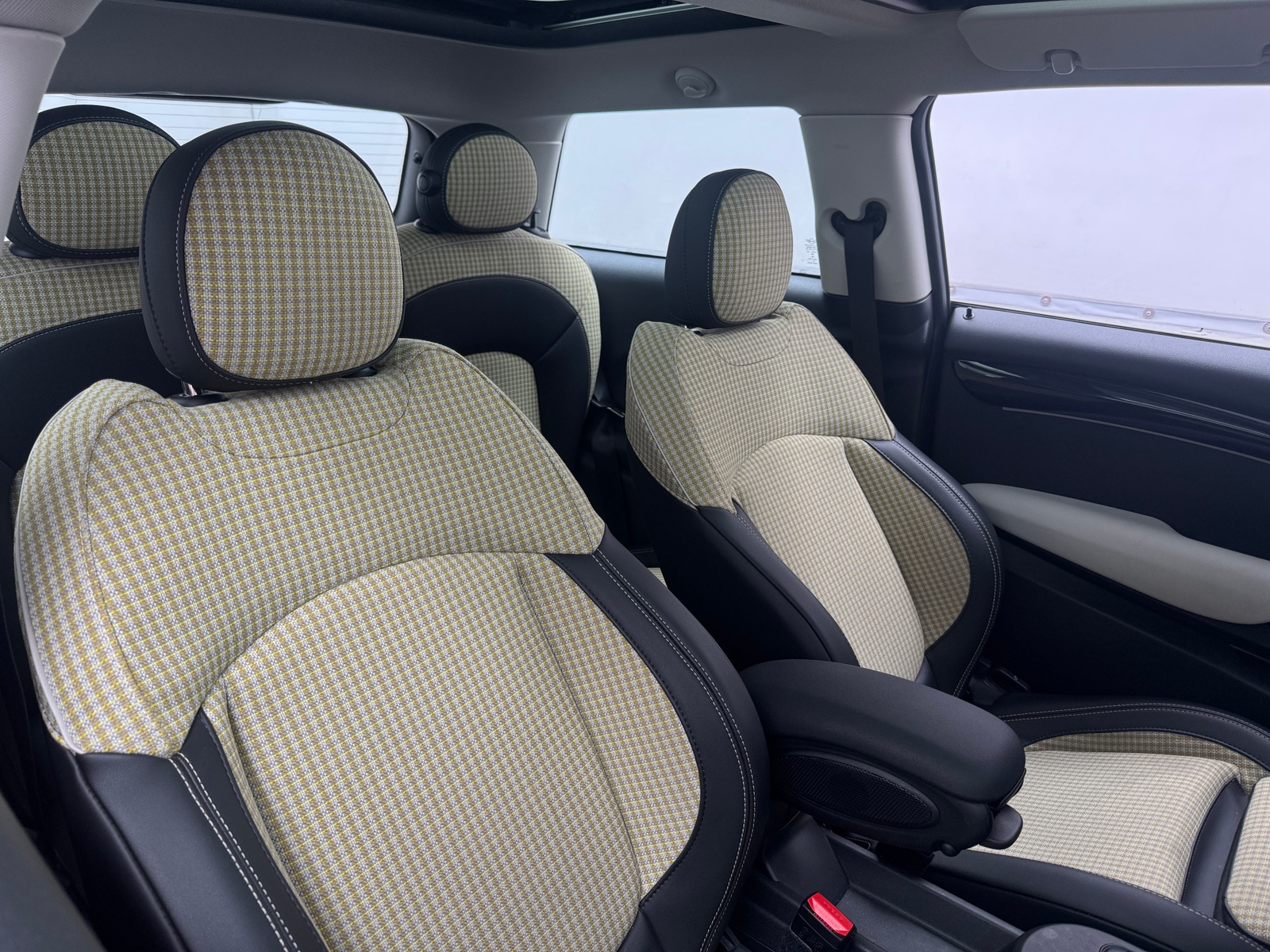 Thumbnail: 2023 MINI Cooper Hardtop - 2