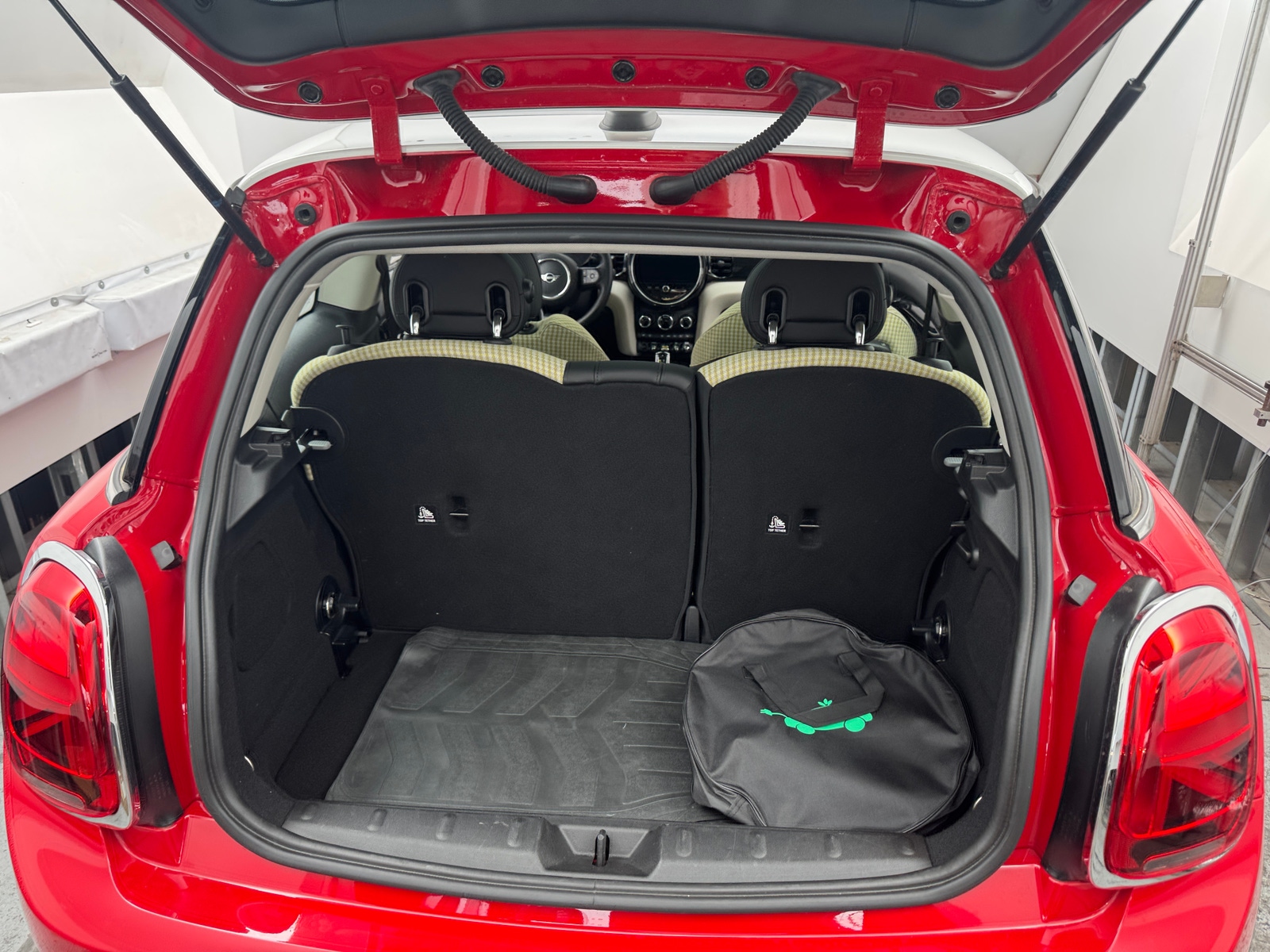 Thumbnail: 2023 MINI Cooper Hardtop - 7