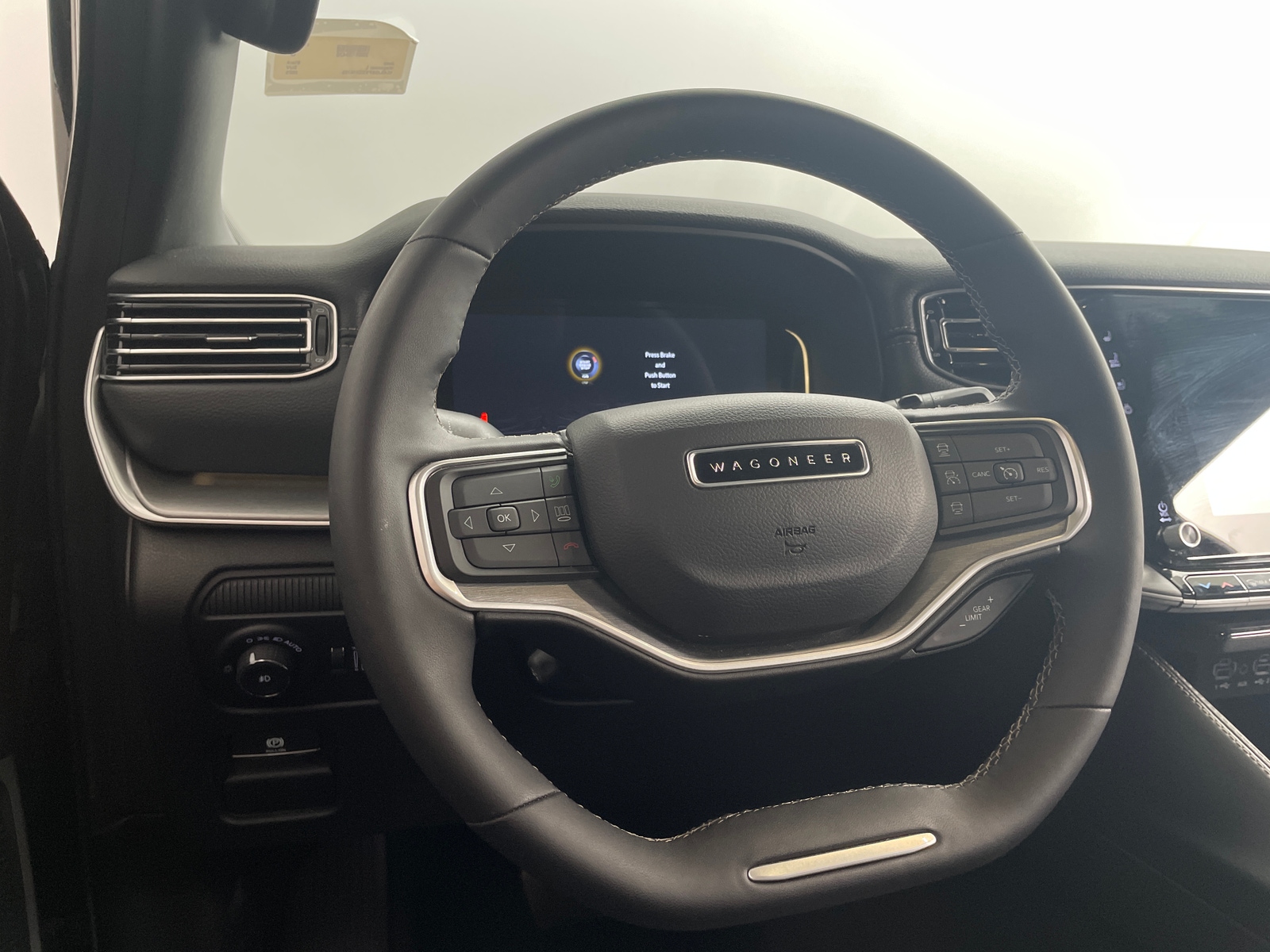 Thumbnail: 2025 Jeep Wagoneer - 4