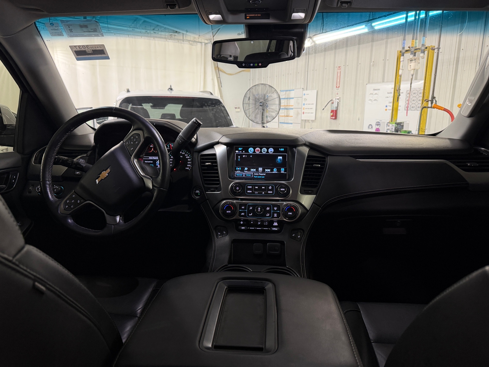 Thumbnail: 2019 Chevrolet Tahoe - 2