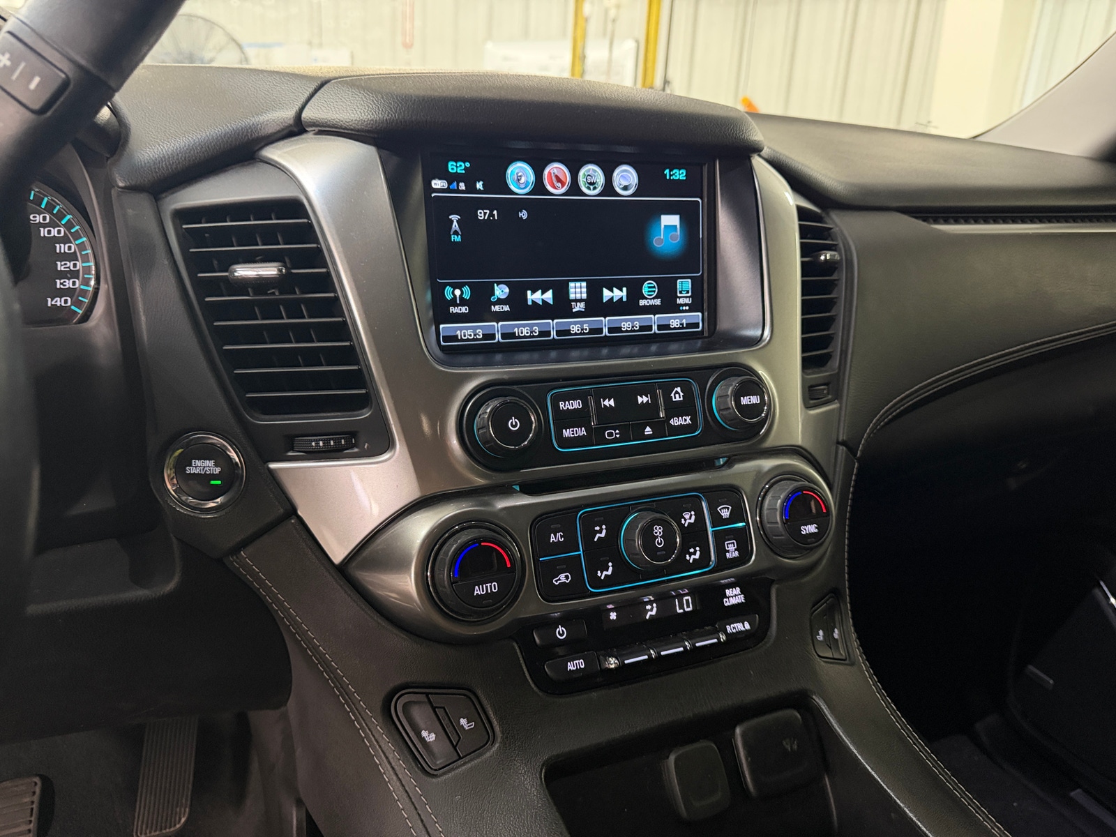 Thumbnail: 2019 Chevrolet Tahoe - 3