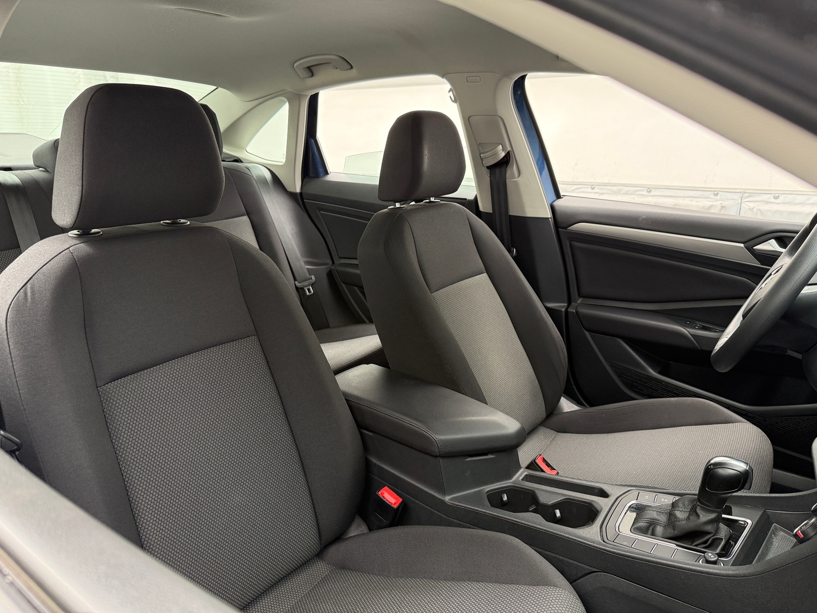 Thumbnail: 2019 Volkswagen Jetta - 2