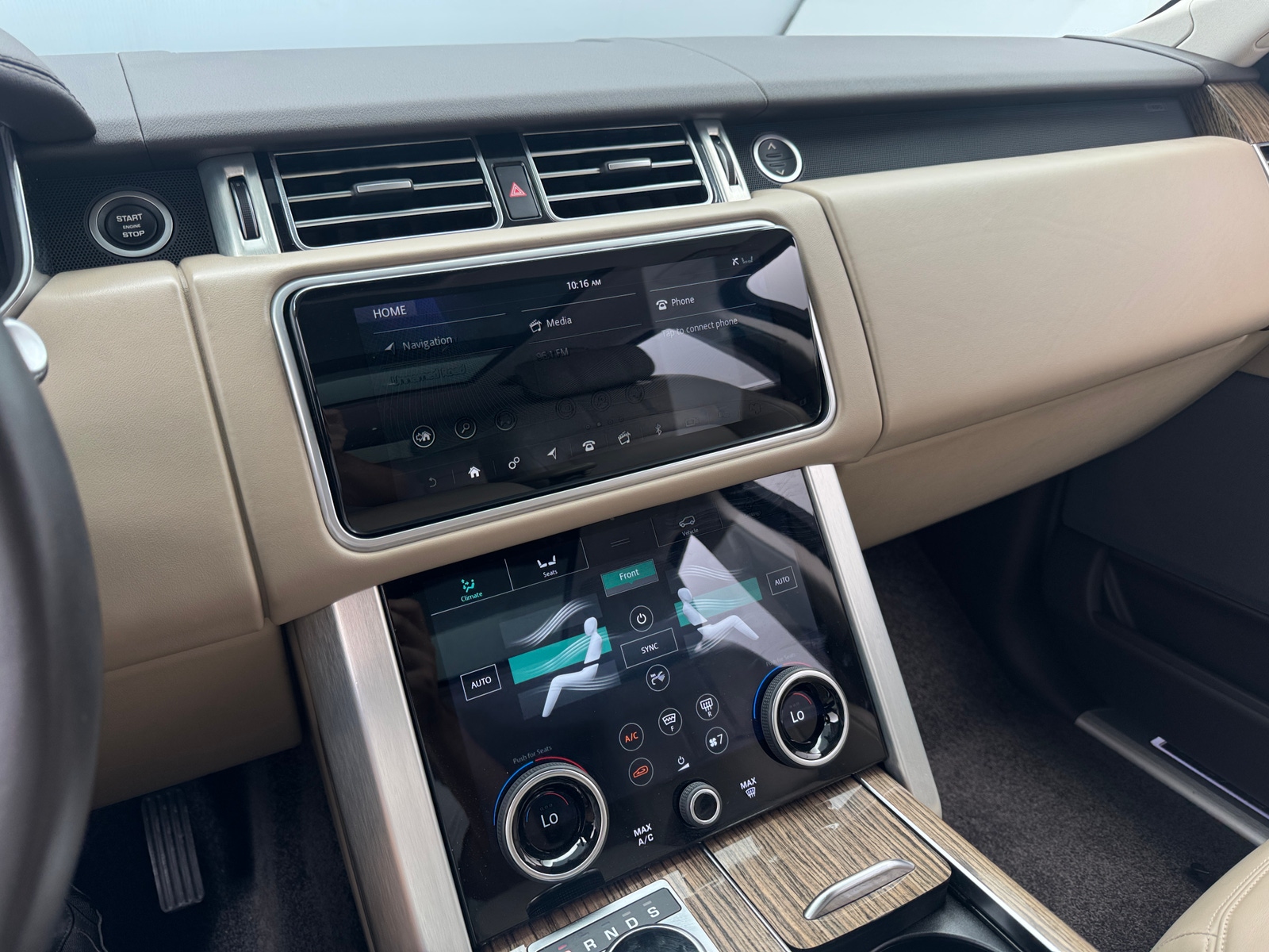 Thumbnail: 2019 Land Rover Range Rover - 3