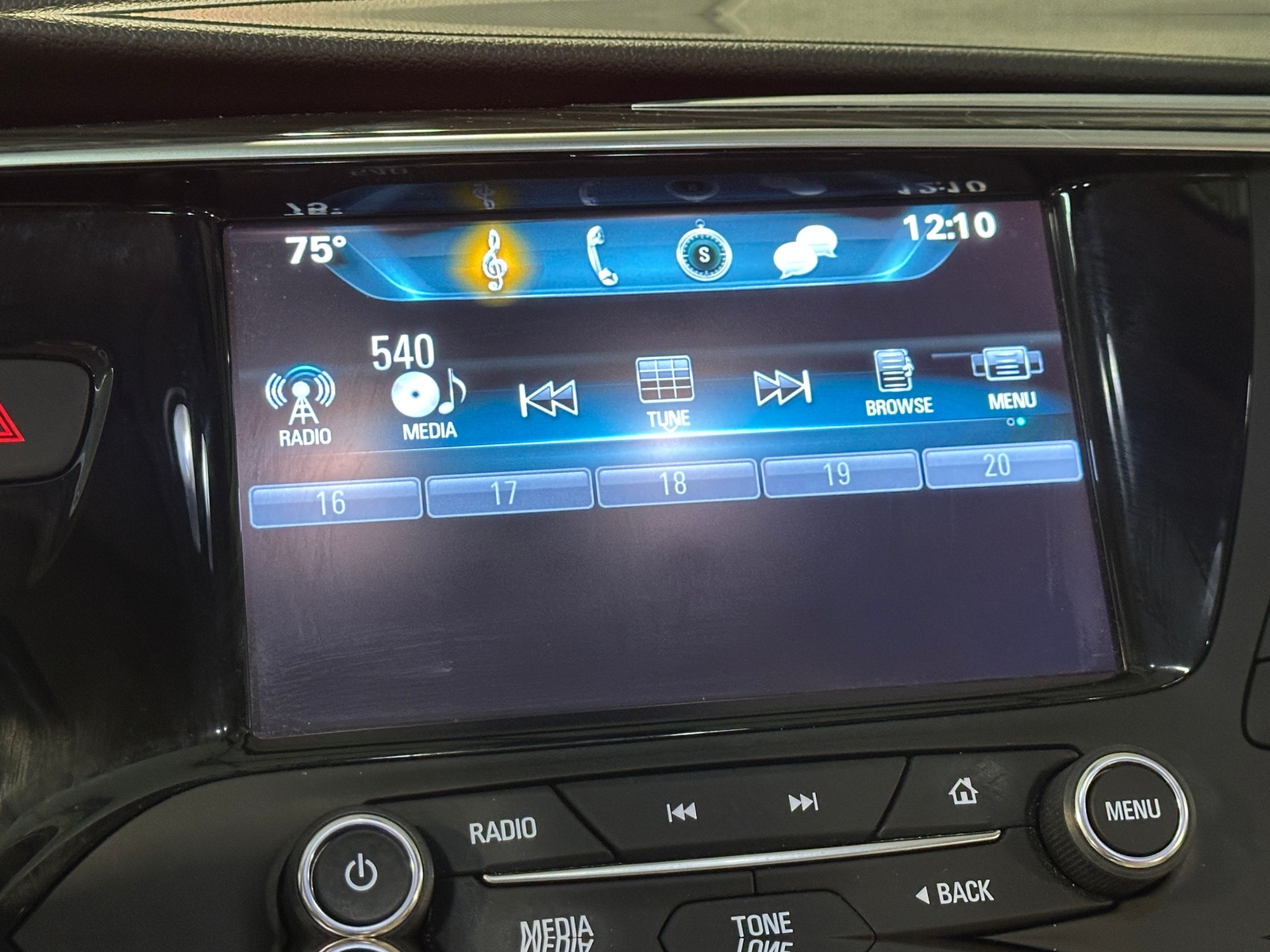 Thumbnail: 2020 Buick Envision - 3