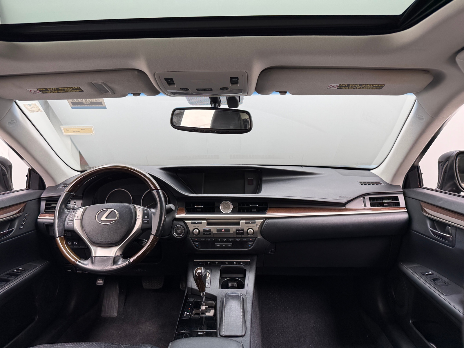 Thumbnail: 2015 Lexus ES - 2