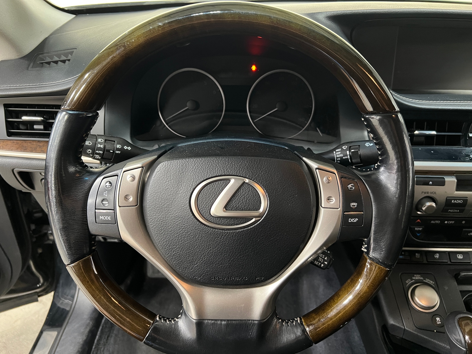 Thumbnail: 2015 Lexus ES - 4