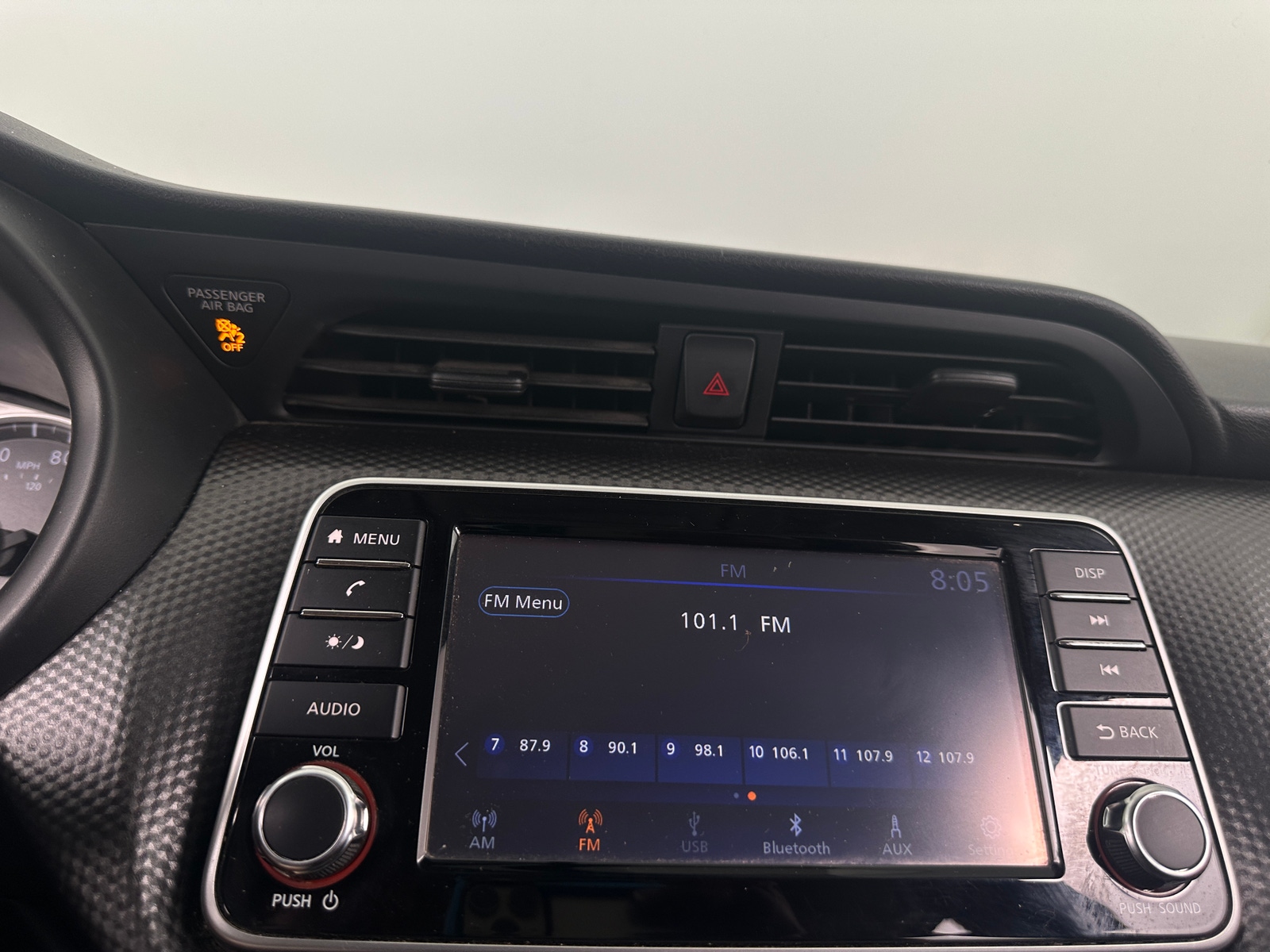 Thumbnail: 2019 Nissan Kicks - 4