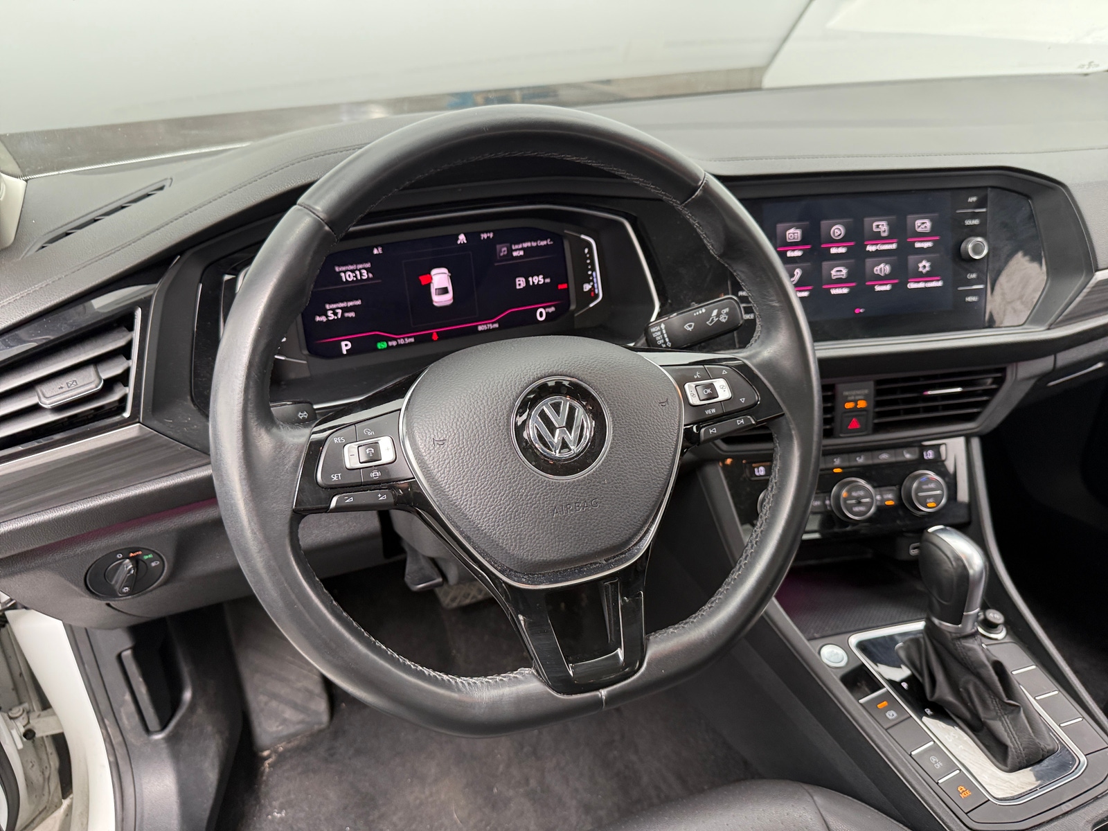 Thumbnail: 2019 Volkswagen Jetta - 4