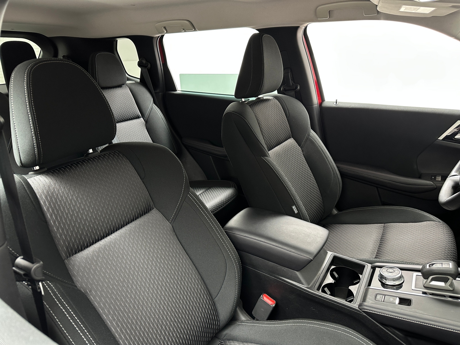 Thumbnail: 2023 Mitsubishi Outlander - 2