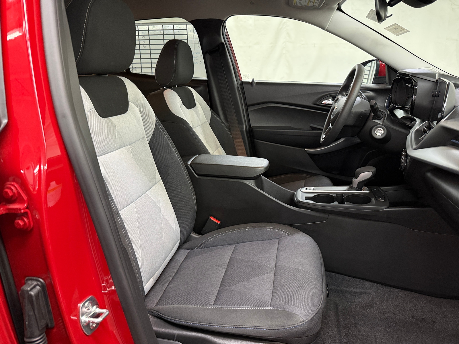 Thumbnail: 2026 Chevrolet Trax - 2