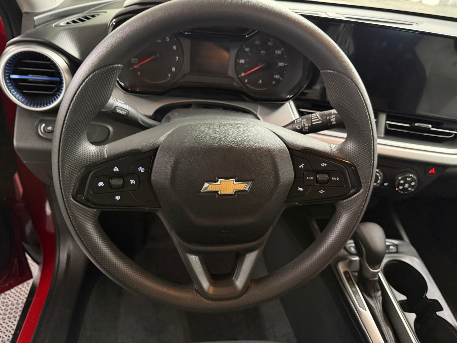 Thumbnail: 2026 Chevrolet Trax - 5