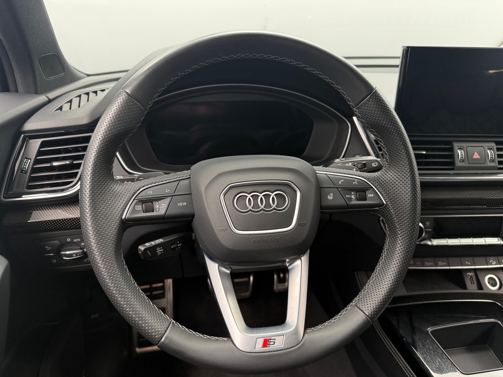 Thumbnail: 2023 Audi SQ5 - 4
