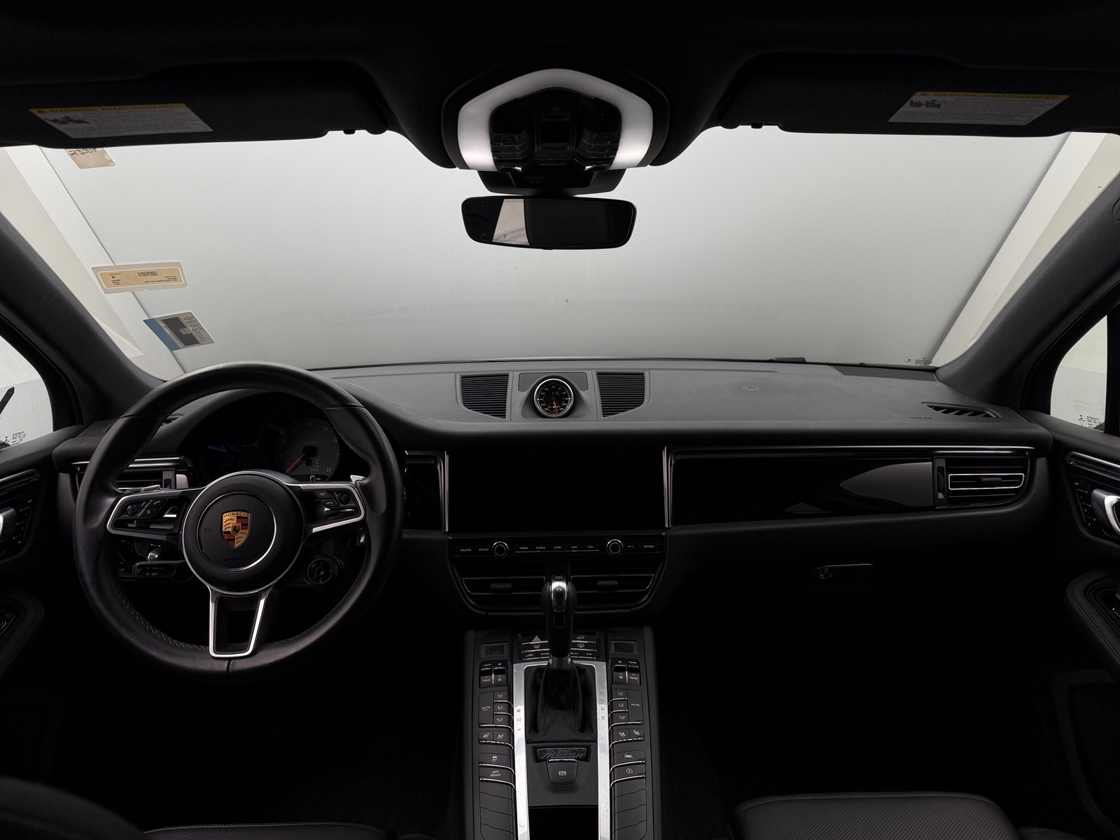Thumbnail: 2021 Porsche Macan - 2