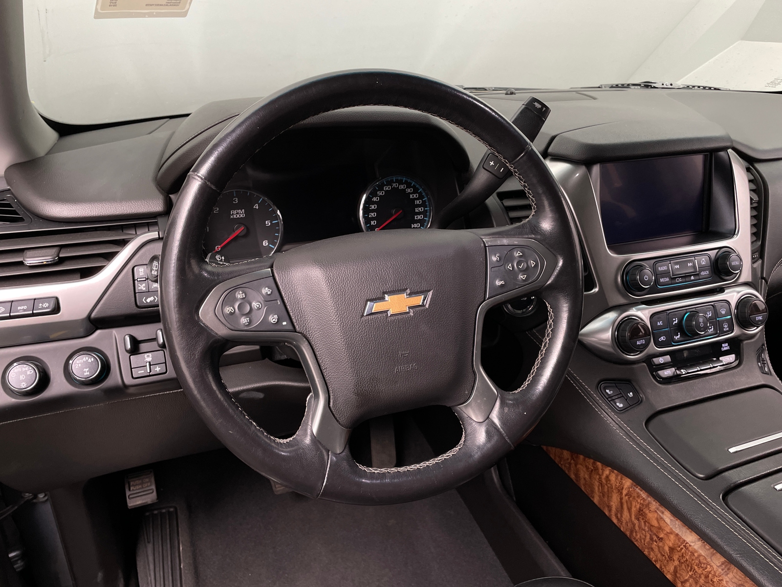 Thumbnail: 2019 Chevrolet Suburban - 4