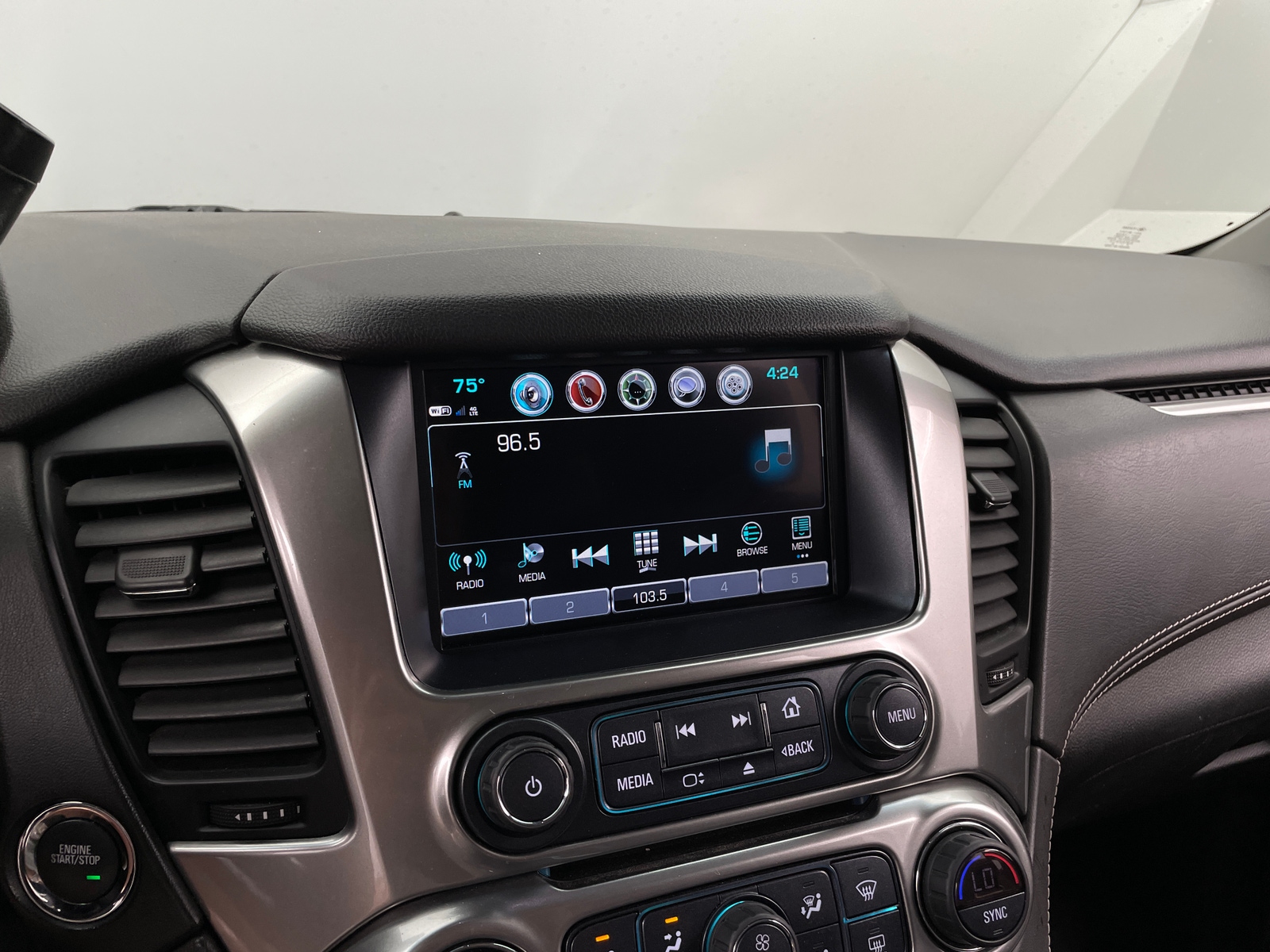 Thumbnail: 2019 Chevrolet Suburban - 3