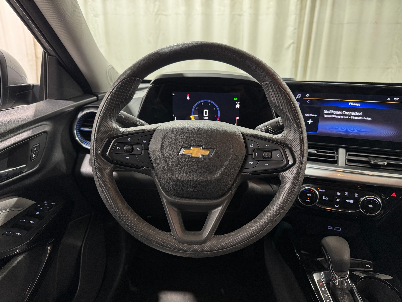 Thumbnail: 2025 Chevrolet Trax - 4
