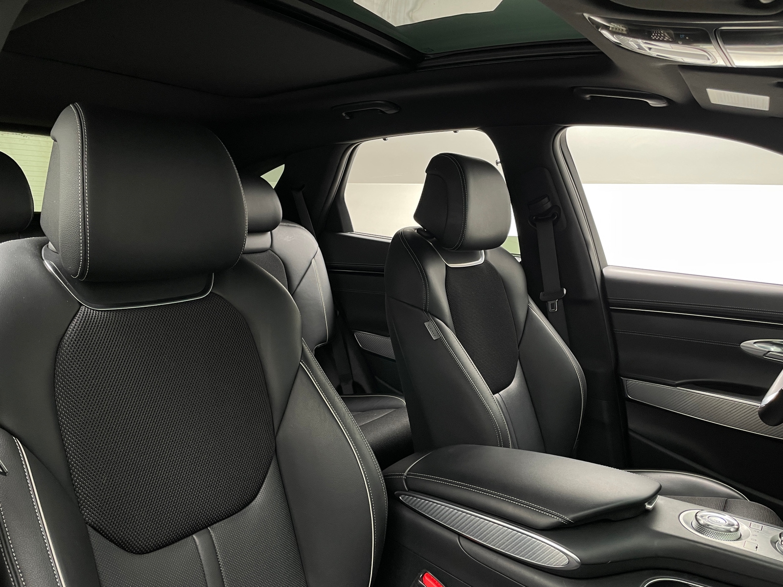 Thumbnail: 2024 Genesis GV70 - 2