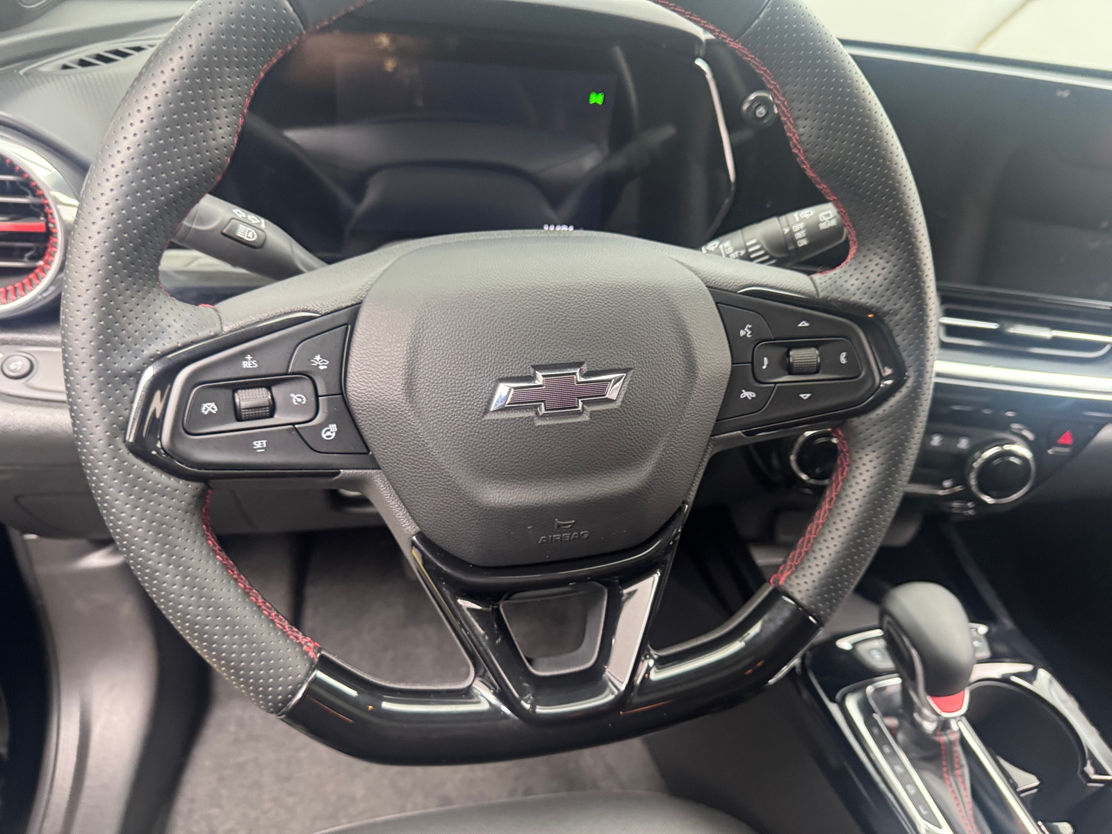 Thumbnail: 2025 Chevrolet Trax - 4