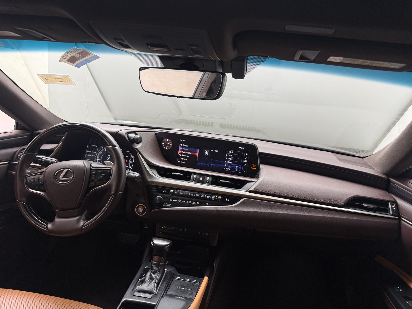 Thumbnail: 2020 Lexus ES - 2