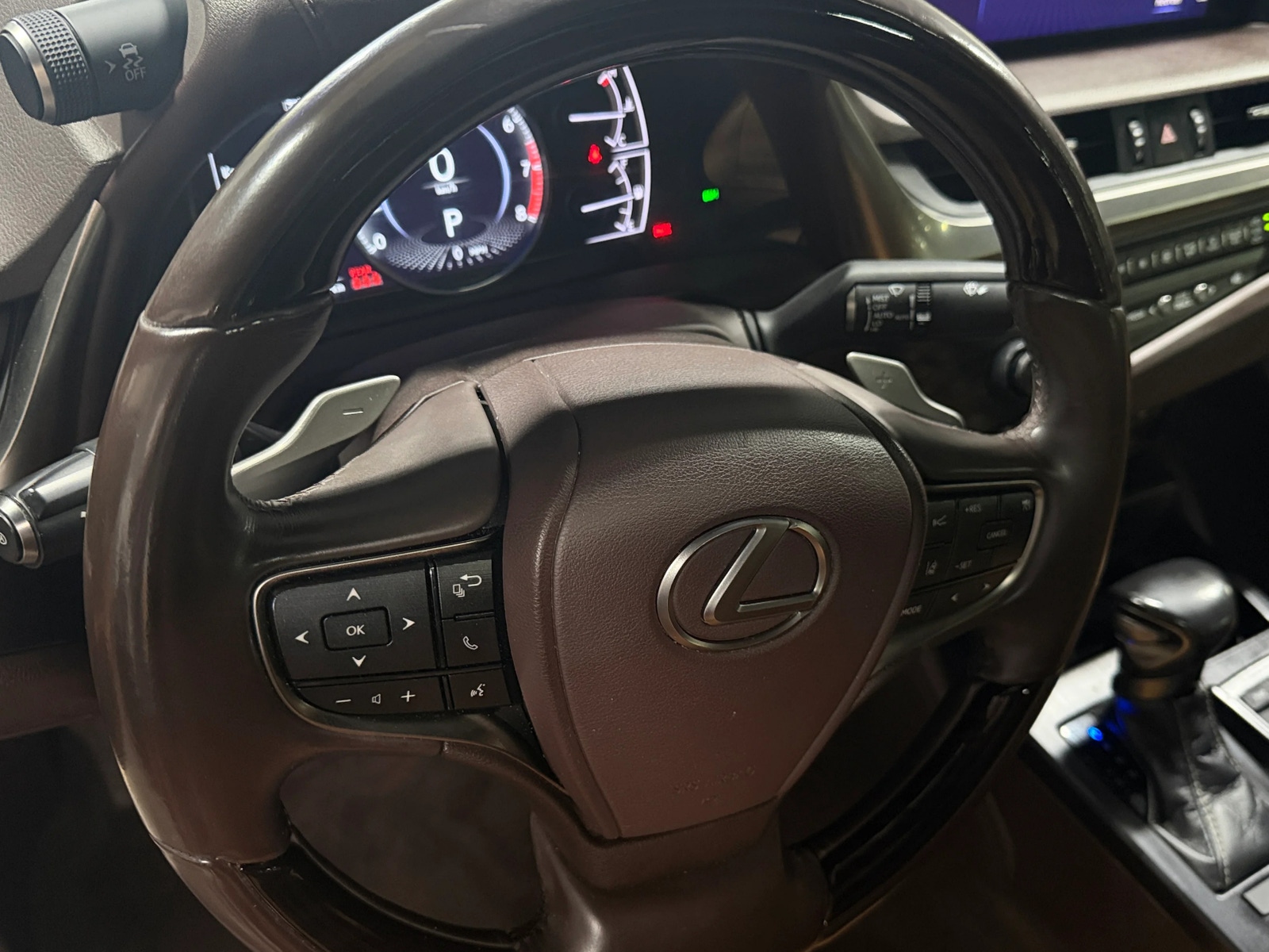 Thumbnail: 2020 Lexus ES - 4
