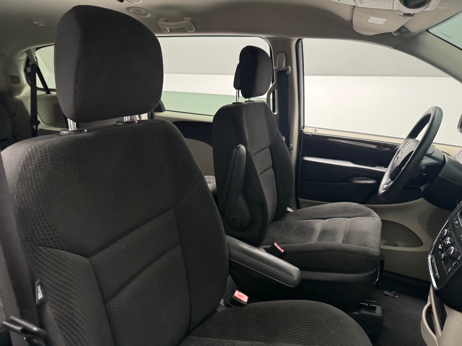 Thumbnail: 2020 Dodge Grand Caravan - 2