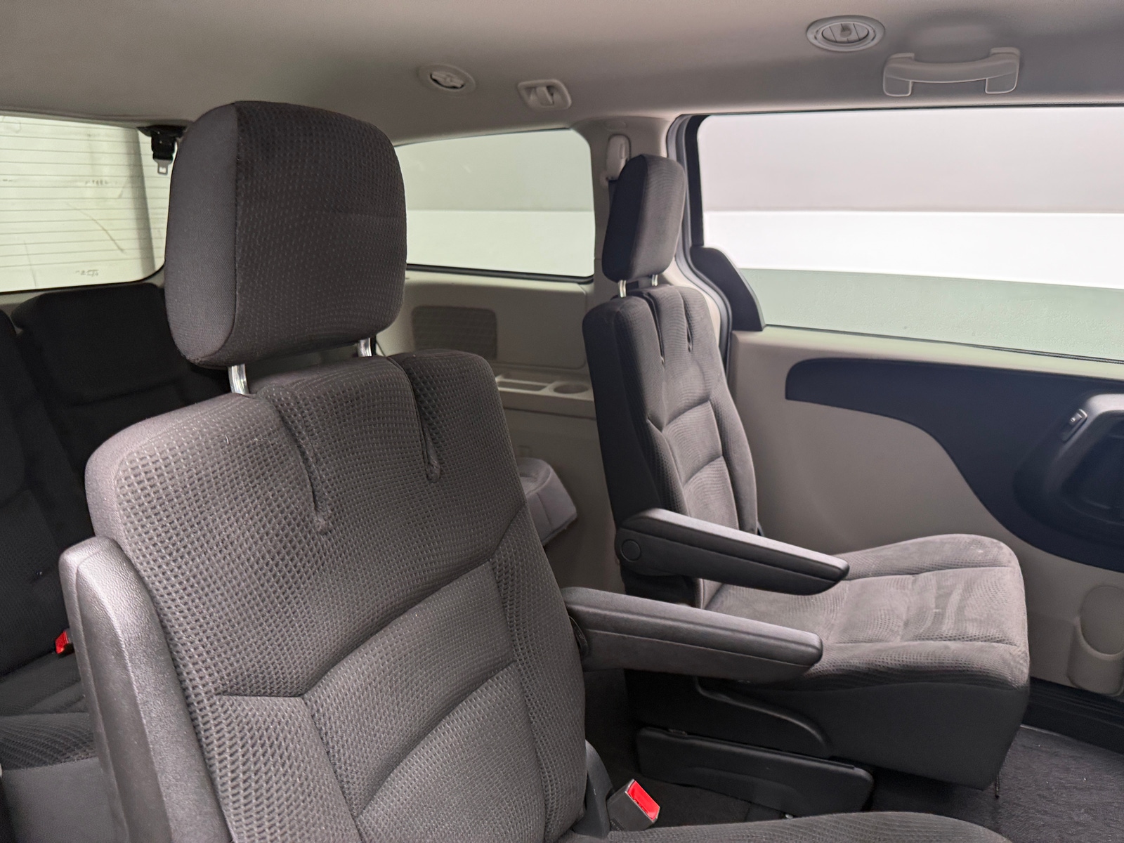 Thumbnail: 2020 Dodge Grand Caravan - 6