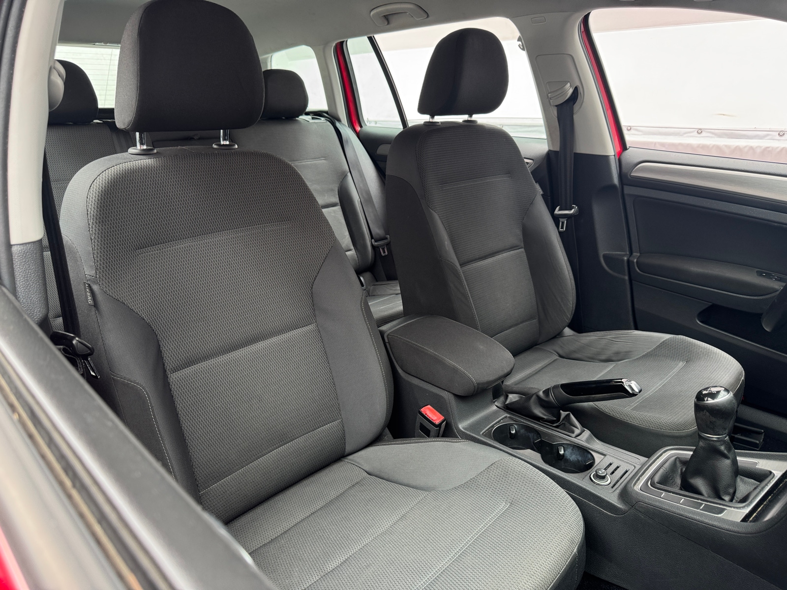 Thumbnail: 2017 Volkswagen e-Golf - 2