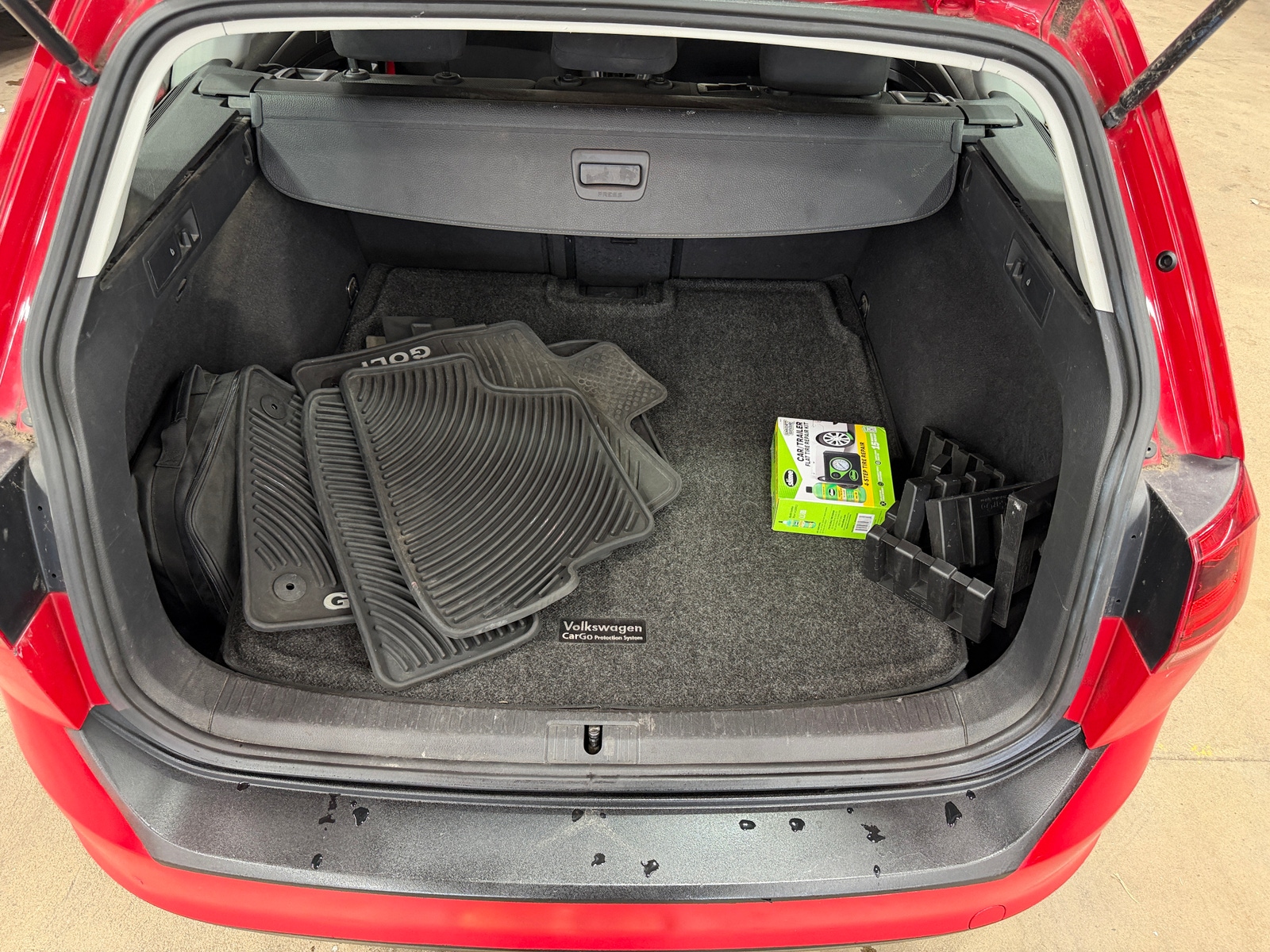 Thumbnail: 2017 Volkswagen e-Golf - 7