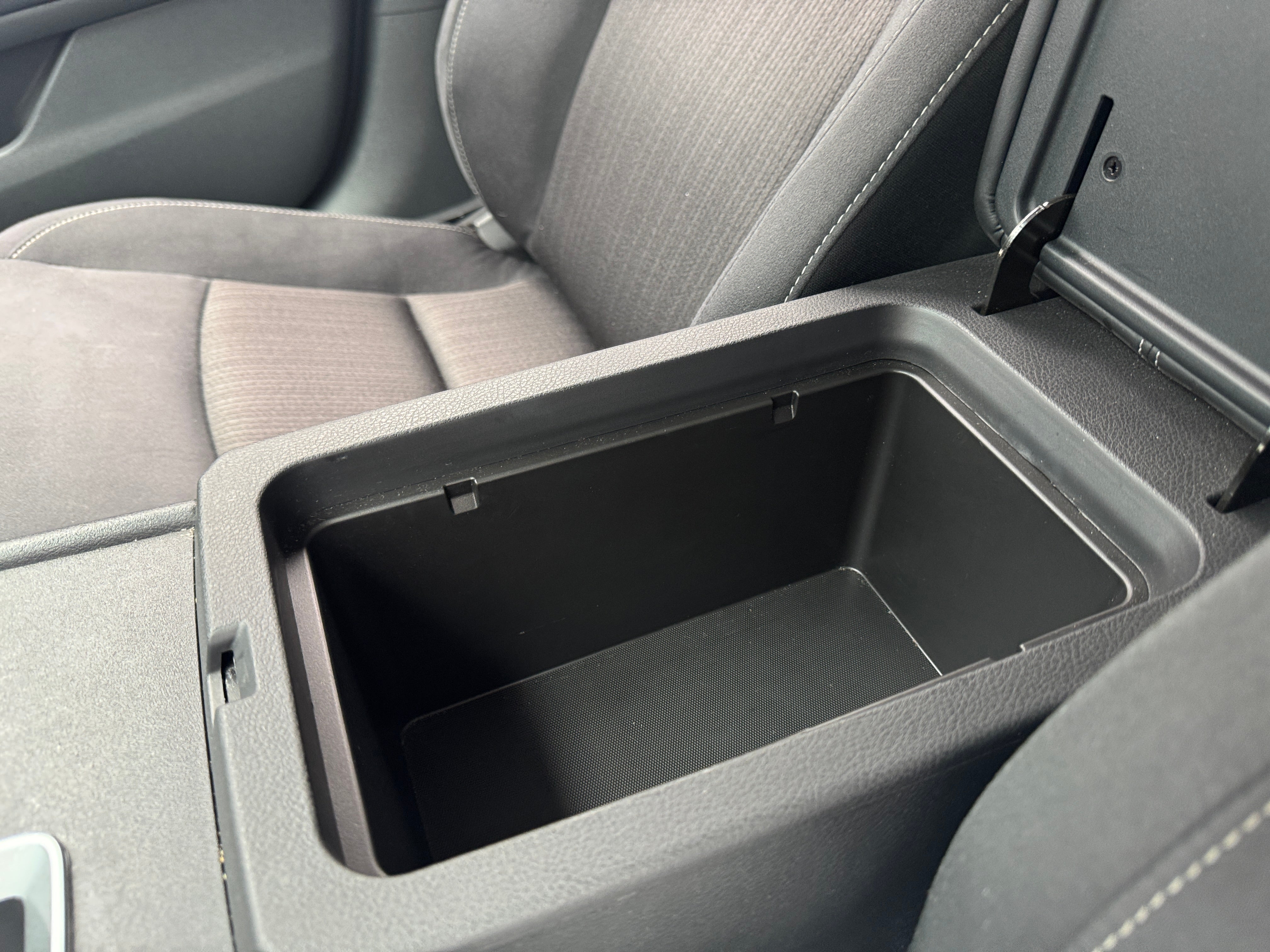 2025 Nissan Altima SV - Photo 14