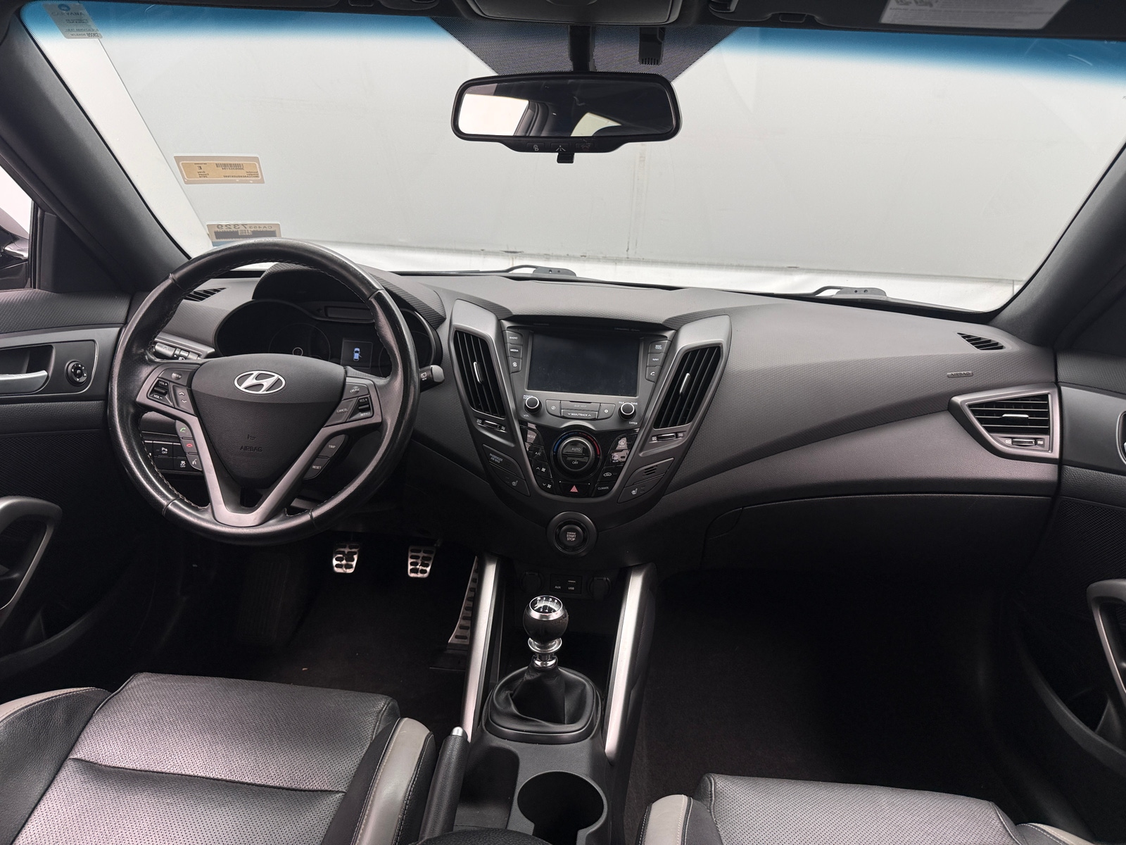 Thumbnail: 2016 Hyundai Veloster - 2