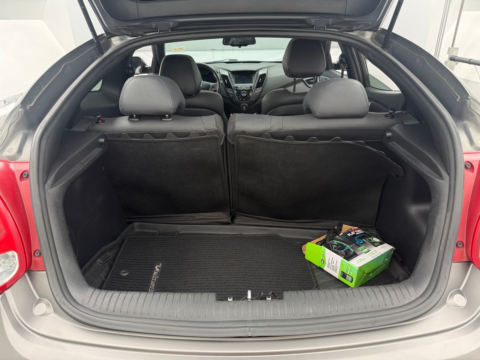 Thumbnail: 2016 Hyundai Veloster - 6