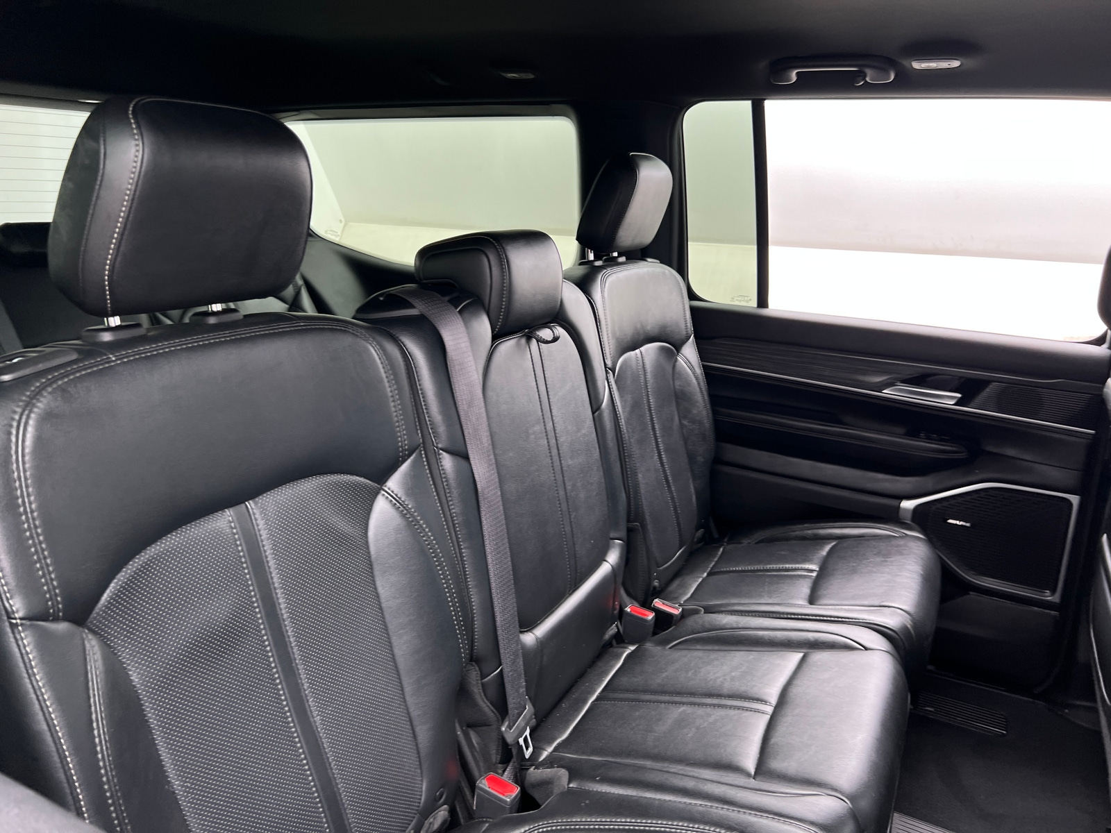 Thumbnail: 2024 Jeep Wagoneer - 5