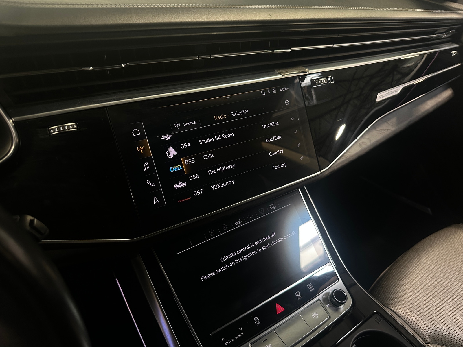 Thumbnail: 2020 Audi Q8 - 3