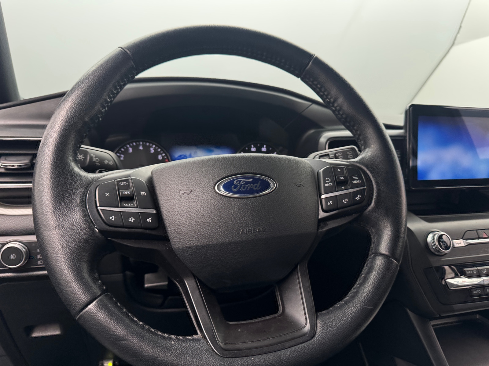 Thumbnail: 2020 Ford Explorer - 4