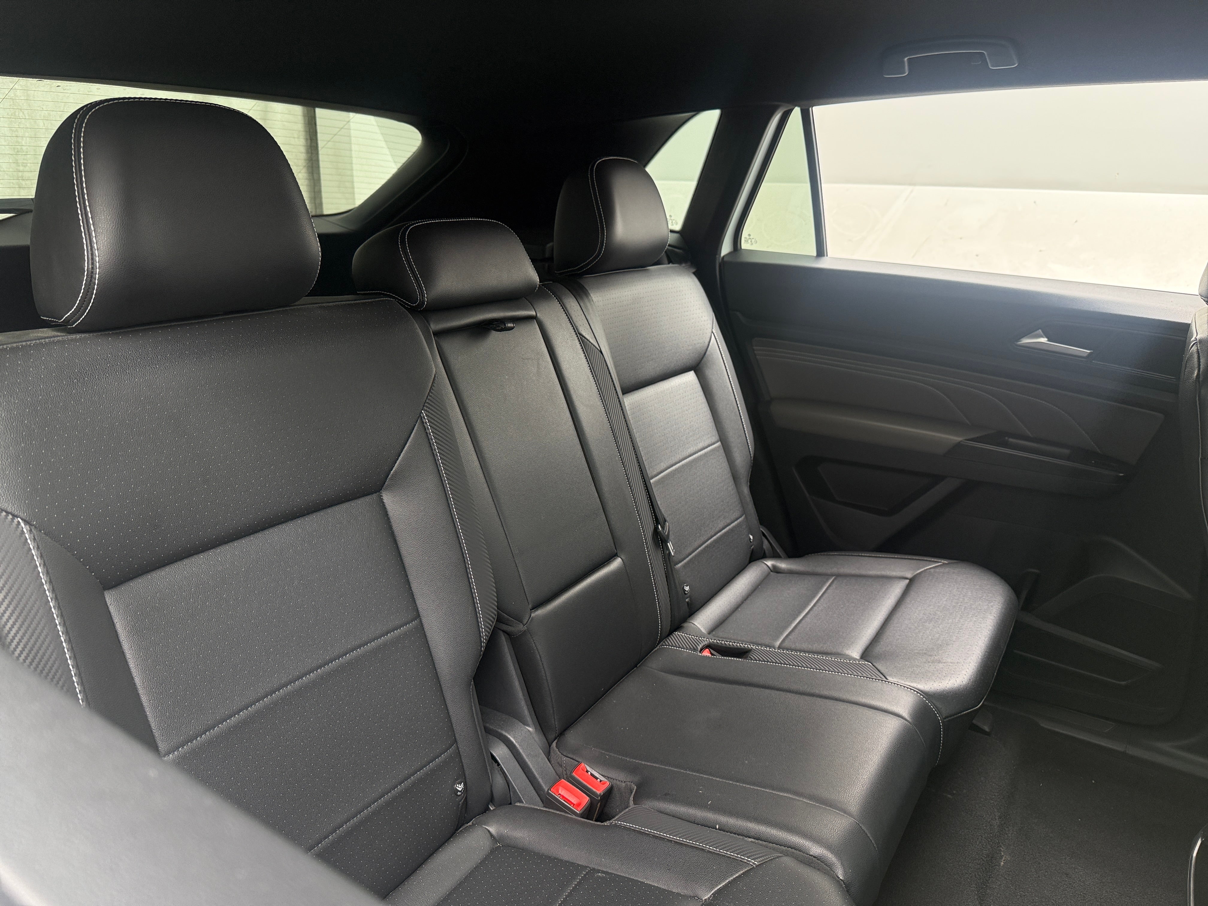 2021 Volkswagen Atlas Cross Sport SE w/Tech