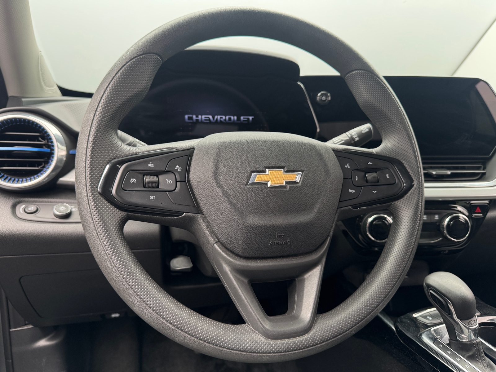 Thumbnail: 2025 Chevrolet Trax - 4