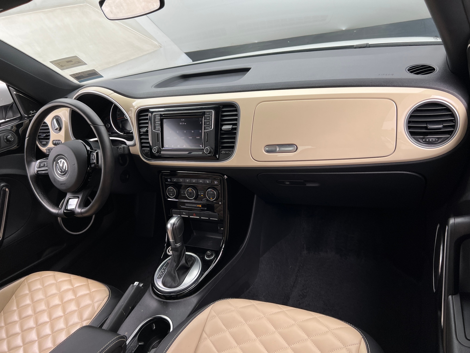 Thumbnail: 2019 Volkswagen Beetle - 2