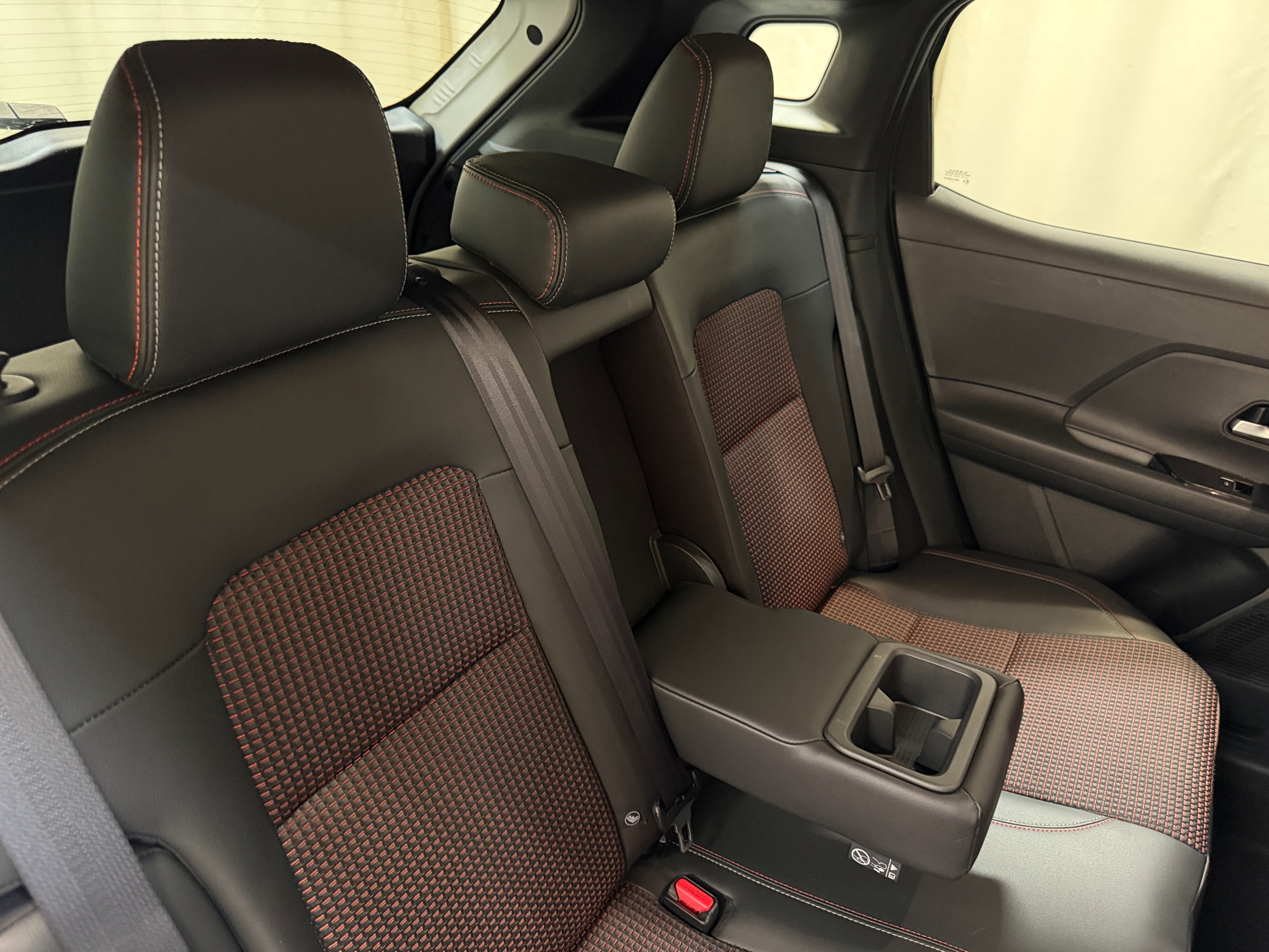 2026 Nissan KICKS SR - Photo 9